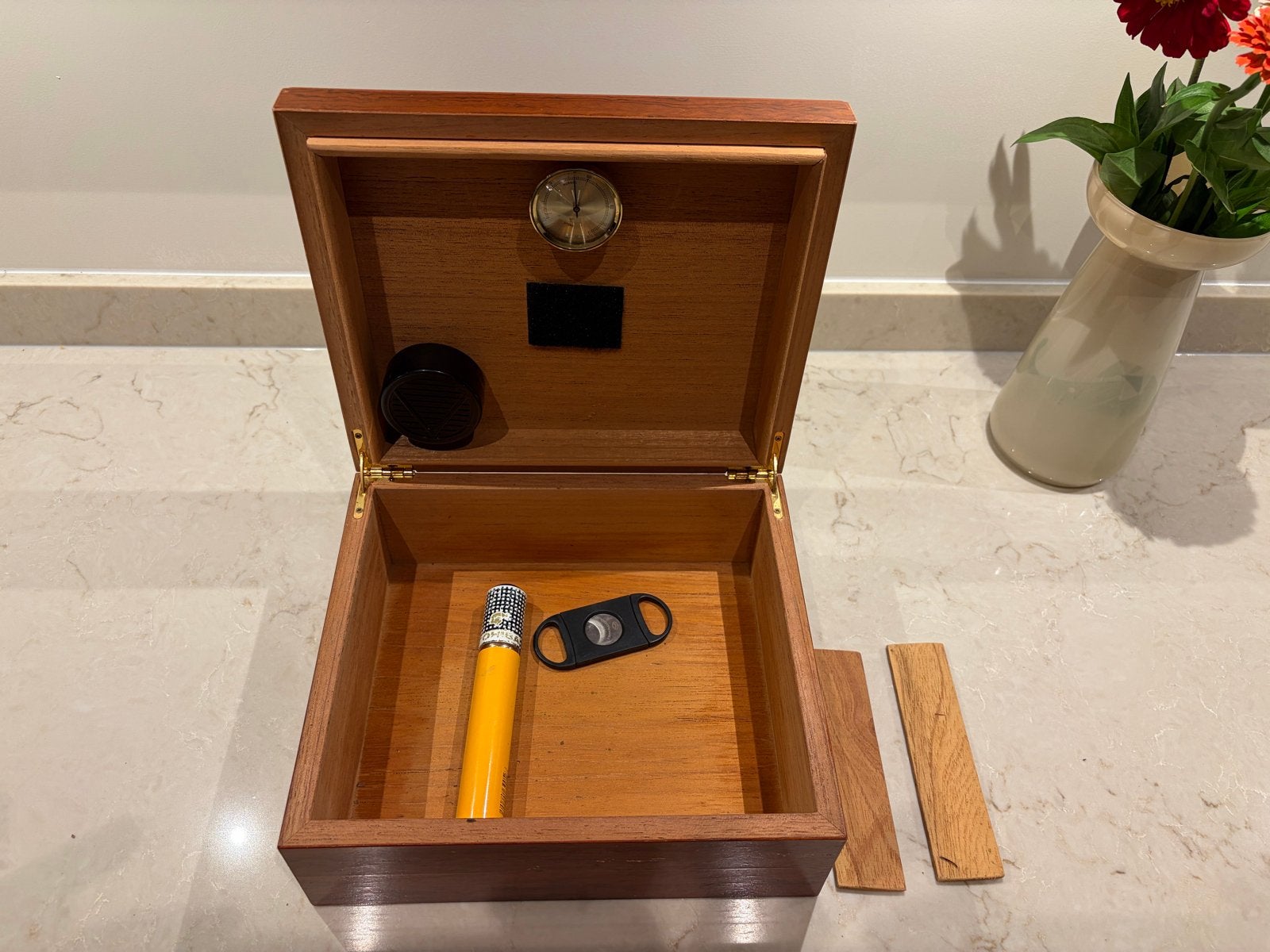 Luxe Houten Humidor met Sigarenknipper, Verzamelen, Rookartikelen, Aanstekers en Luciferdoosjes, Ophalen of Verzenden, Gebruikt