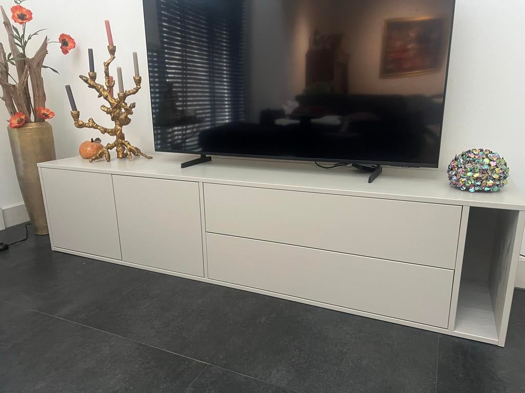vtwonen Settle Down TV-meubel - Stijlvol & Modern, Ophalen, 150 tot 200 cm, Zo goed als nieuw, Minder dan 100 cm