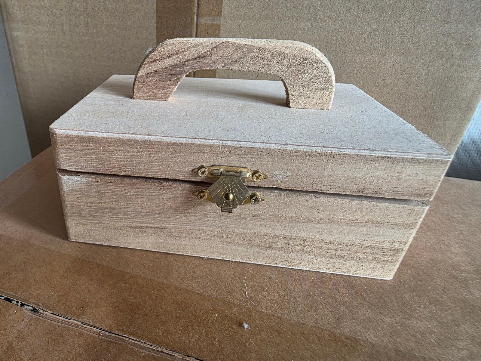 Houten kistje met handvat en sluiting, Ophalen, Minder dan 50 cm