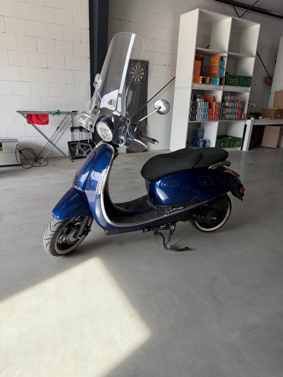 DJJD Avantgarde Scooter 2021 SNOR/blauw kenteken + 2 helmen, Ophalen, Gebruikt, Benzine, Overige merken