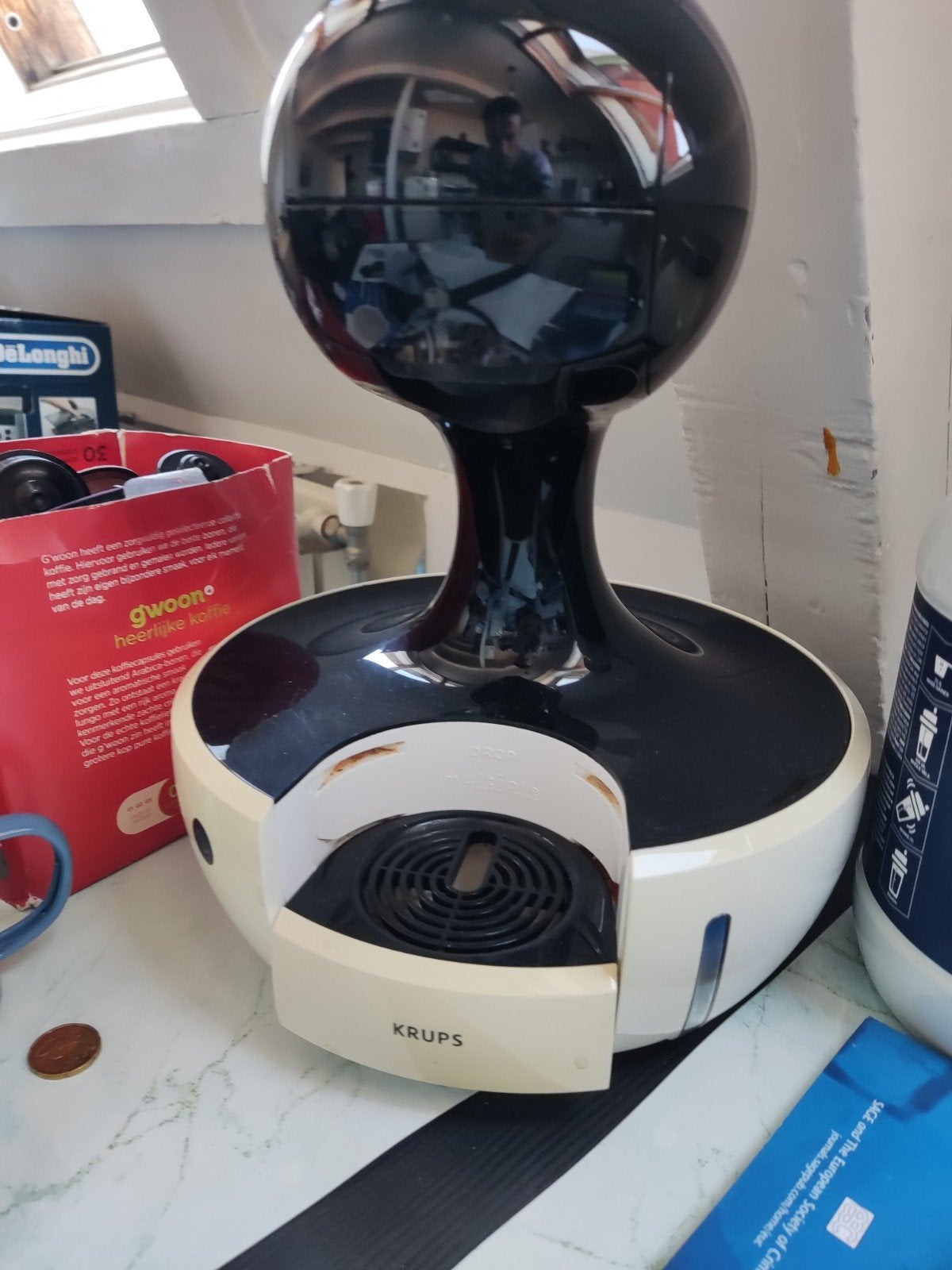 Krups Nescafé Dolce Gusto koffiemachine met capsules, Ophalen, Gebruikt, Koffiemachine, Koffiepads en cups