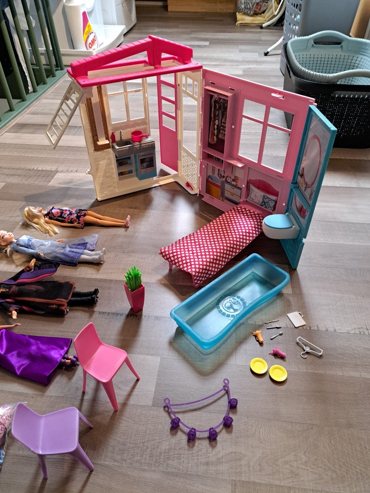 Barbie Droomhuis met poppen en accessoires, Ophalen of Verzenden, Gebruikt, Barbie