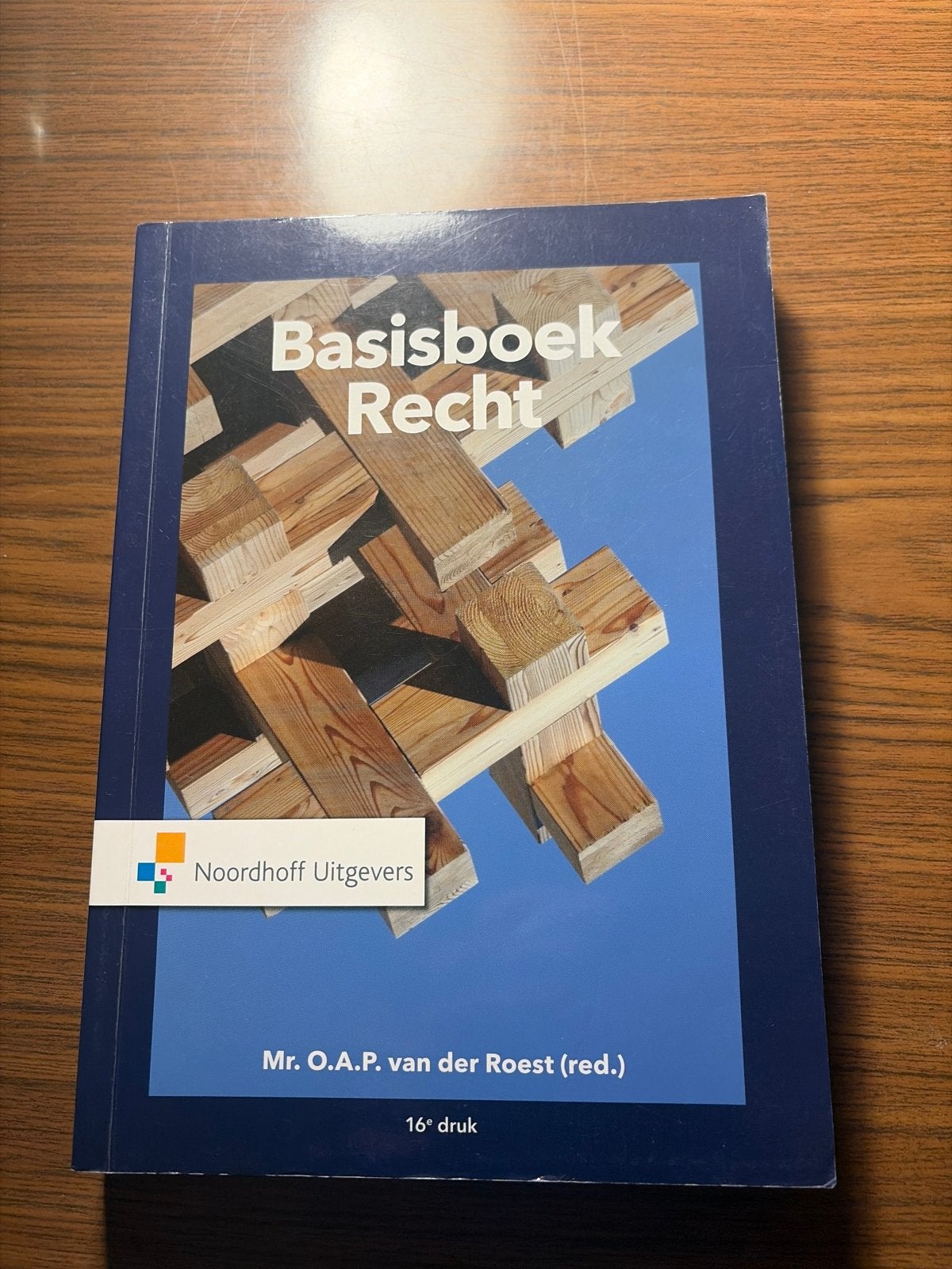 Basisboek Recht - 16e druk - Mr. O.A.P. van der Roest, Ophalen of Verzenden, Gamma, Zo goed als nieuw, HBO