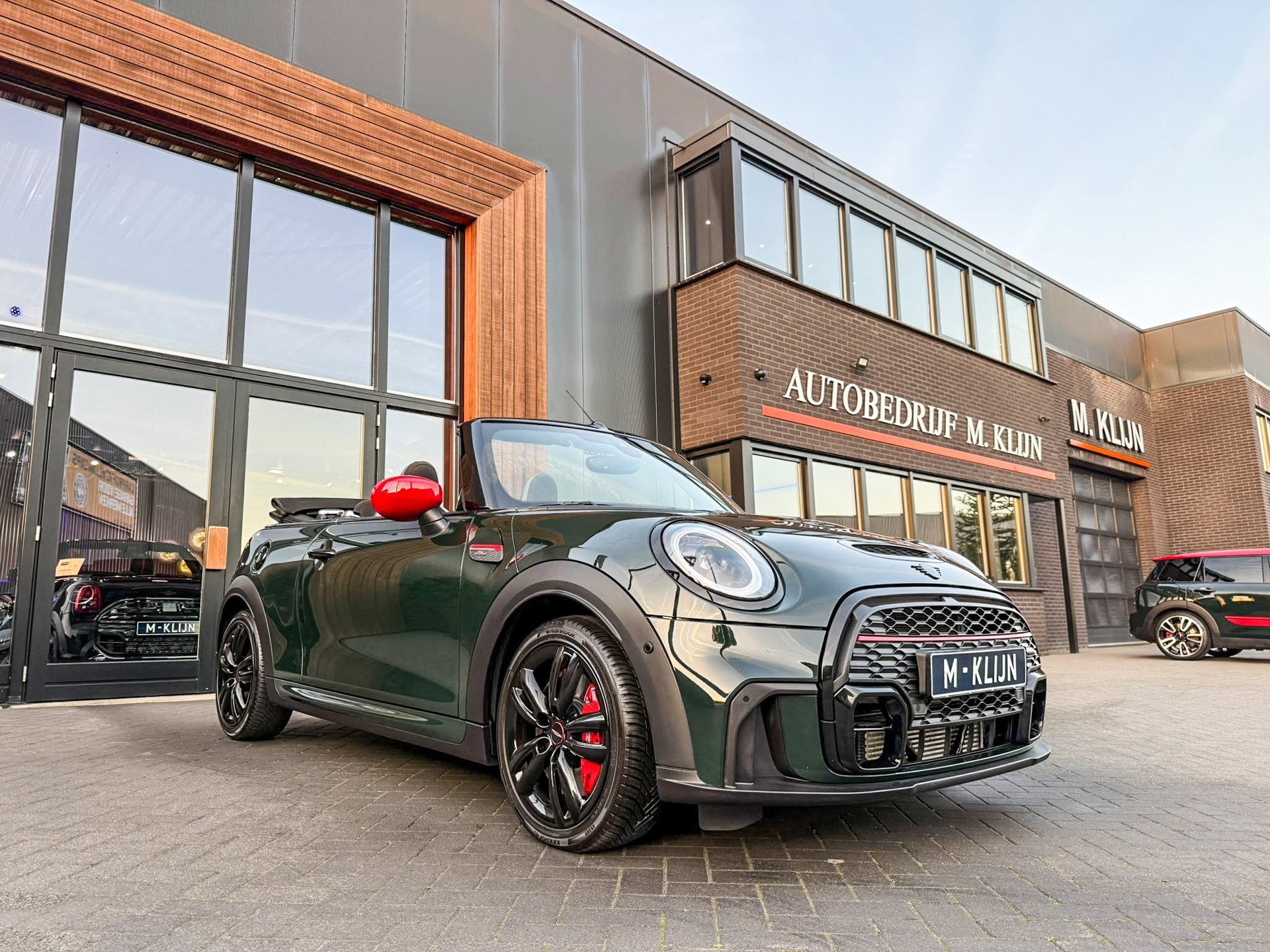 MINI Cabrio 2.0 John Cooper Works JCW Pack F1 aut 231pk Rebe, Auto's, Gebruikt, Cabriolet, 4 stoelen, Automatische klimaatregeling