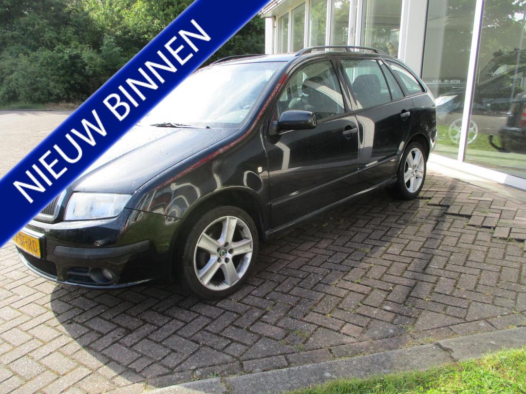 Skoda Fabia Combi 1.4-16V Elegance Kan direct mee! Apk Mei 2, Auto's, Skoda, Voorwielaandrijving, Gebruikt, Zwart, 4 cilinders