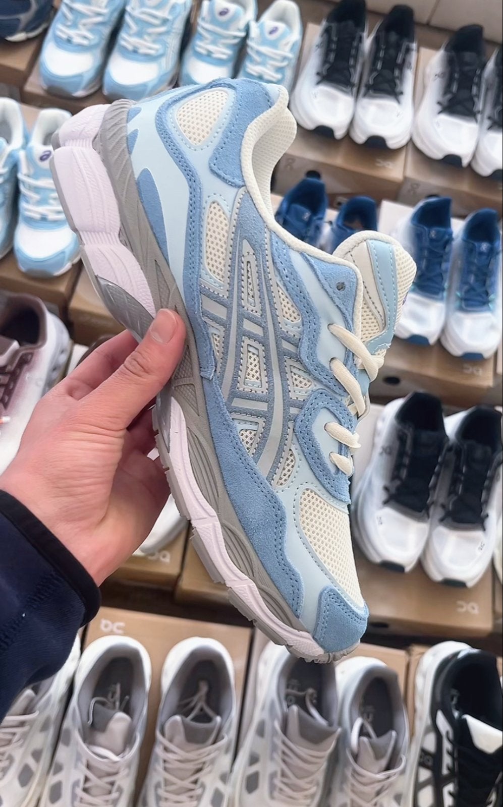 ASICS GEL-NYC Lichtblauwe Sneakers, Kleding | Dames, Ophalen of Verzenden, Zo goed als nieuw, Blauw, Sneakers of Gympen