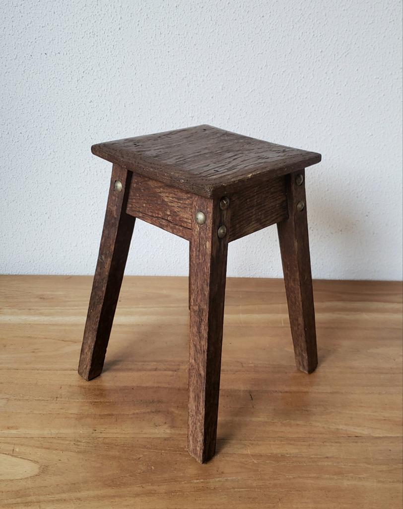 Klein oud bruin houten tafeltje, Ophalen of Verzenden