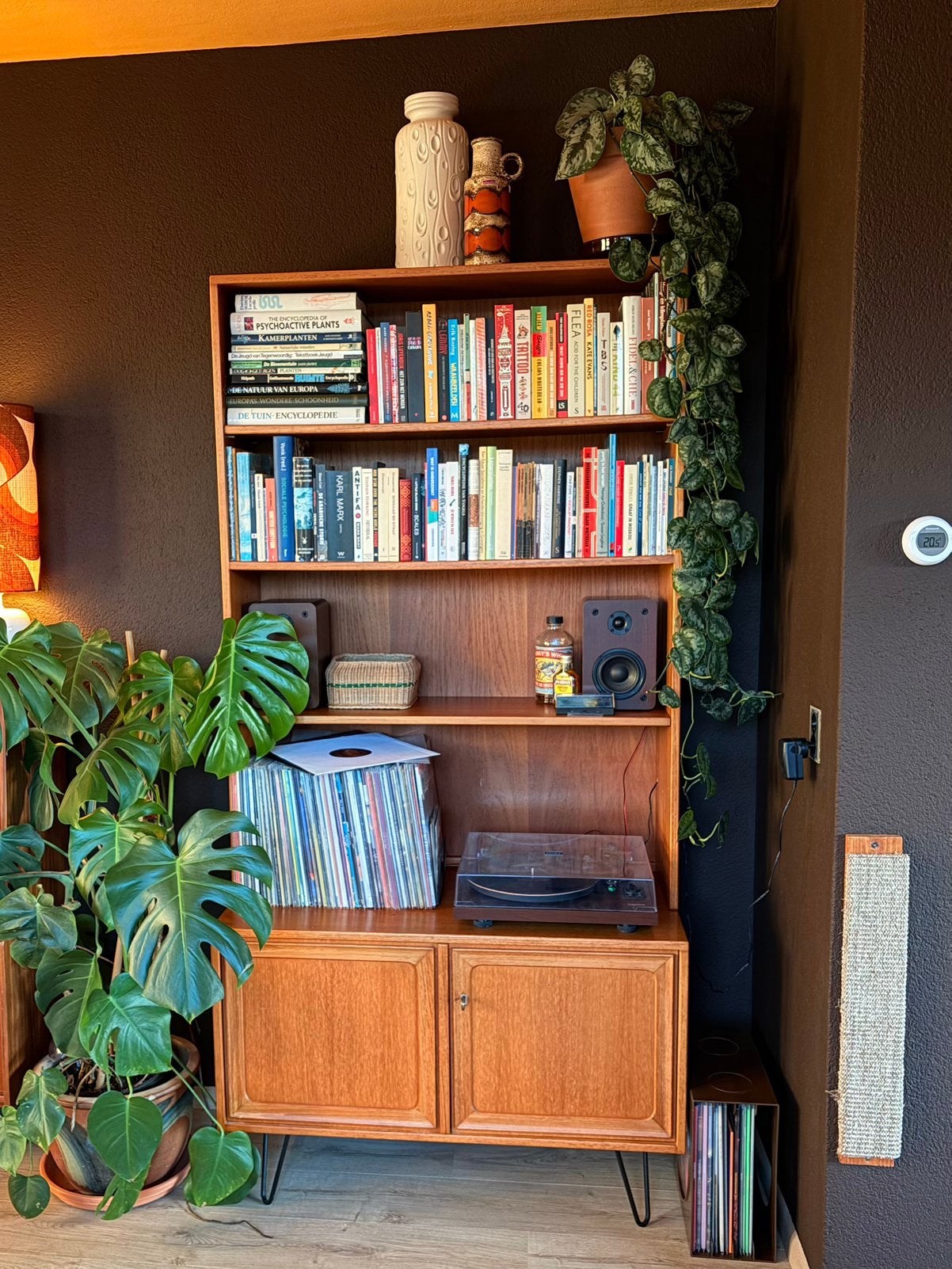 Vintage boekenkast lp-kast Deens design, Ophalen, Zo goed als nieuw, 25 tot 50 cm