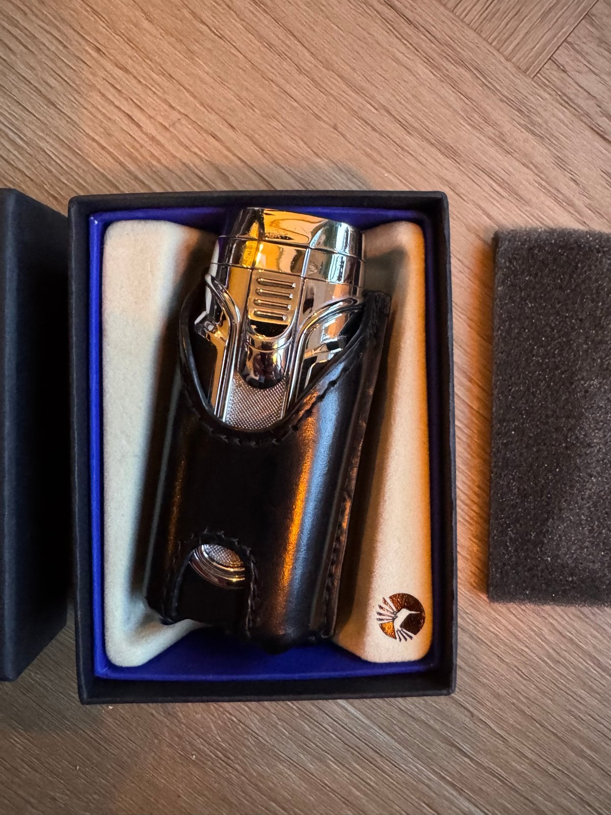 Colibri Pipe Lighter Pacific Black/Gunm met leren hoesje, Ophalen of Verzenden, Zo goed als nieuw, Aansteker