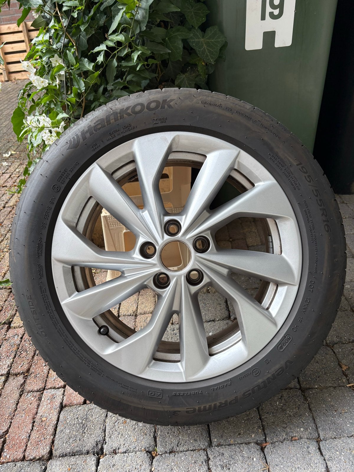 Orginele 16 inch velgen voor Volkswagen polo met nw. banden, Gebruikt, 16 inch, Banden en Velgen, Ophalen of Verzenden