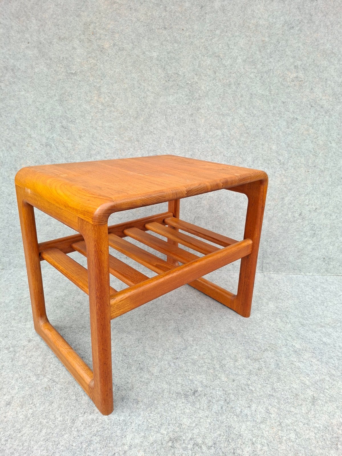 Dyrlund tafel, Gebruikt, Teakhout, Tafel, vintage , Dyrlund, X