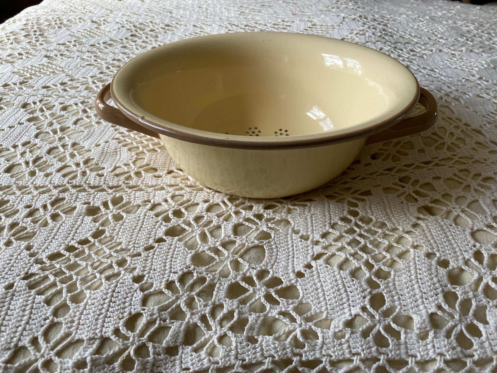 Vintage Emaille Vergiet - Crème met Bruine Rand, Antiek en Kunst, Antiek | Emaille, Ophalen of Verzenden