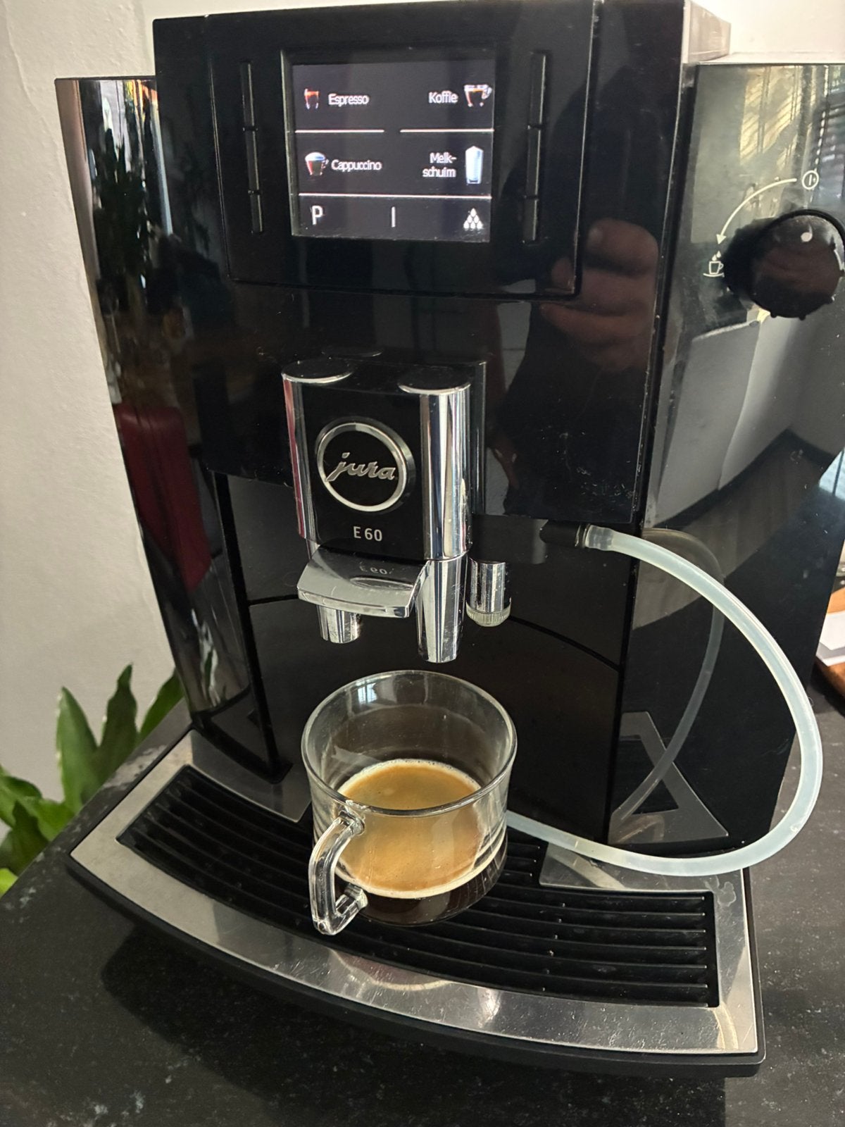 Jura E60 Koffiemachine - Perfecte Koffie Ervaring, Ophalen, Afneembaar waterreservoir, Gebruikt, 10 kopjes of meer