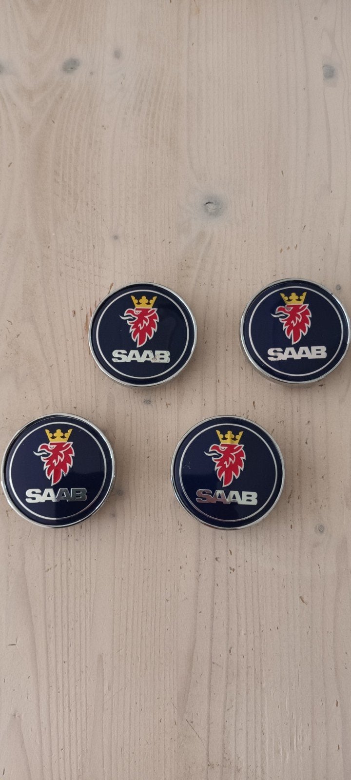 Set van 4 imitatie naafdoppen Saab- Nieuw, Ophalen of Verzenden, Nieuw, Saab