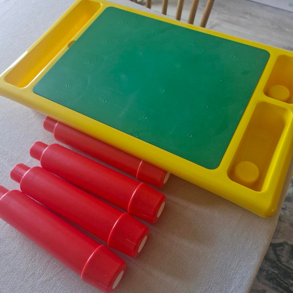 Speeltafel Met Blokjes., Ophalen of Verzenden