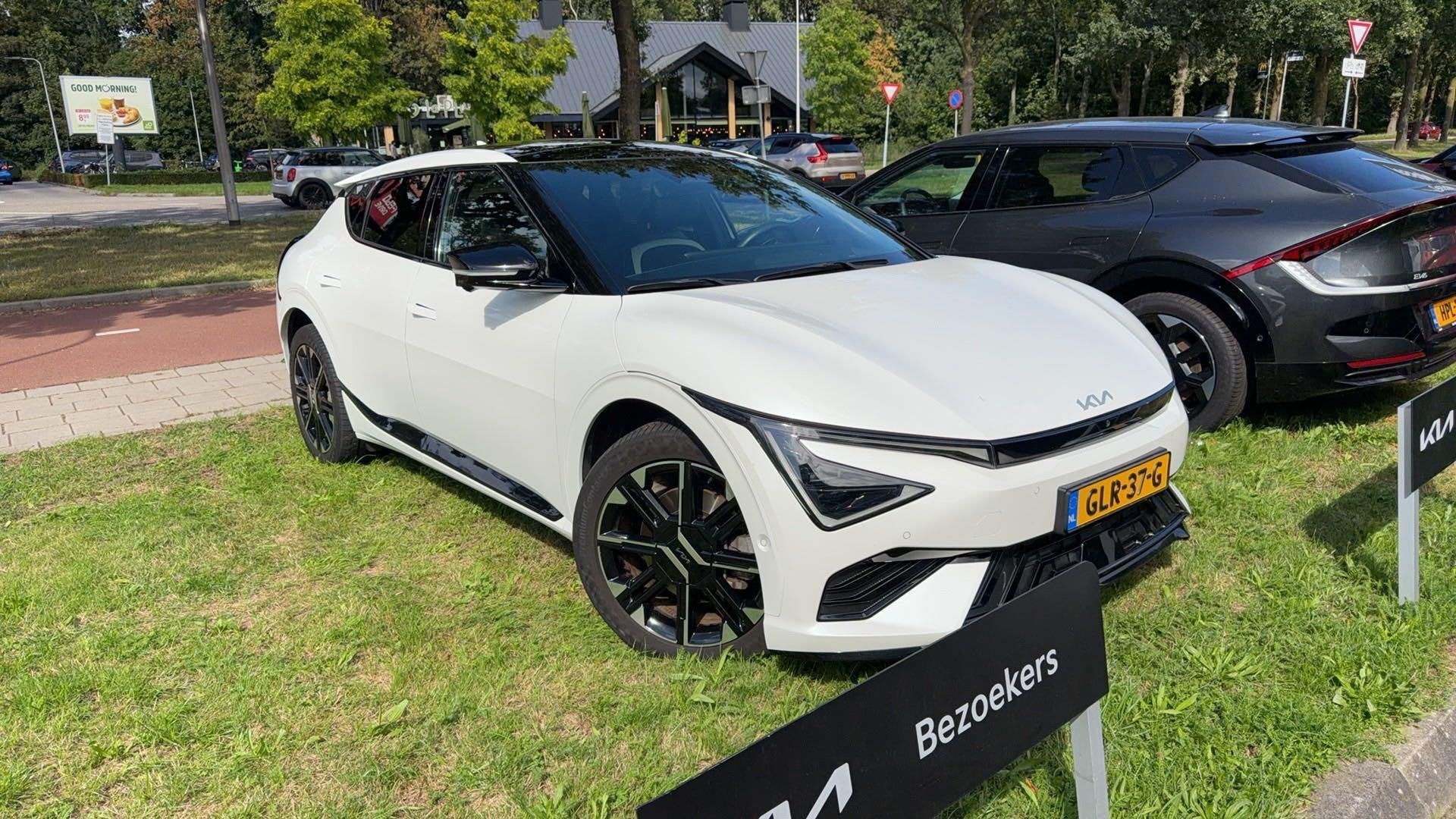 Kia EV6 GT-Line 84 kWh | Panoramadak | Stuur- en stoelverwar, Auto's, Achterwielaandrijving, 1960 kg, Wit, Origineel Nederlands