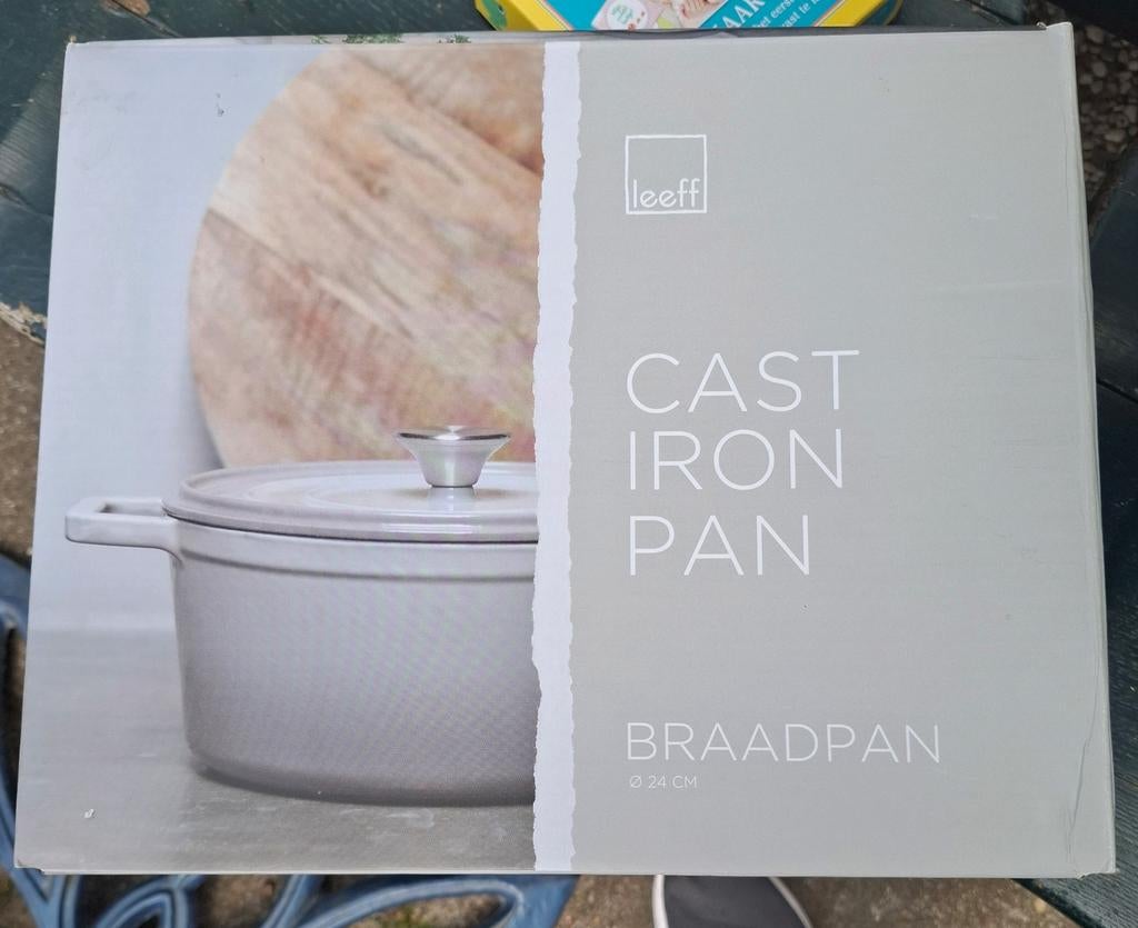 Leeff Gietijzeren Braadpan 24cm 3.5L Grijs Emaille, Huis en Inrichting, Keuken | Potten en Pannen, Ophalen of Verzenden, Nieuw