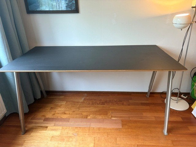 Bureautafel met mat zwart blad en robuust RVS onderstel, Ophalen, 160 cm, Gebruikt, Industrieel
