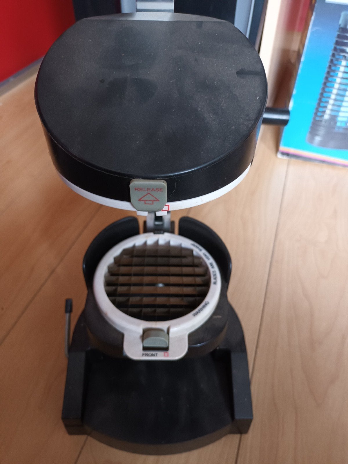 Degelijke frietsnijder., Huis en Inrichting, Keuken | Keukenbenodigdheden, Ophalen of Verzenden, Nieuw