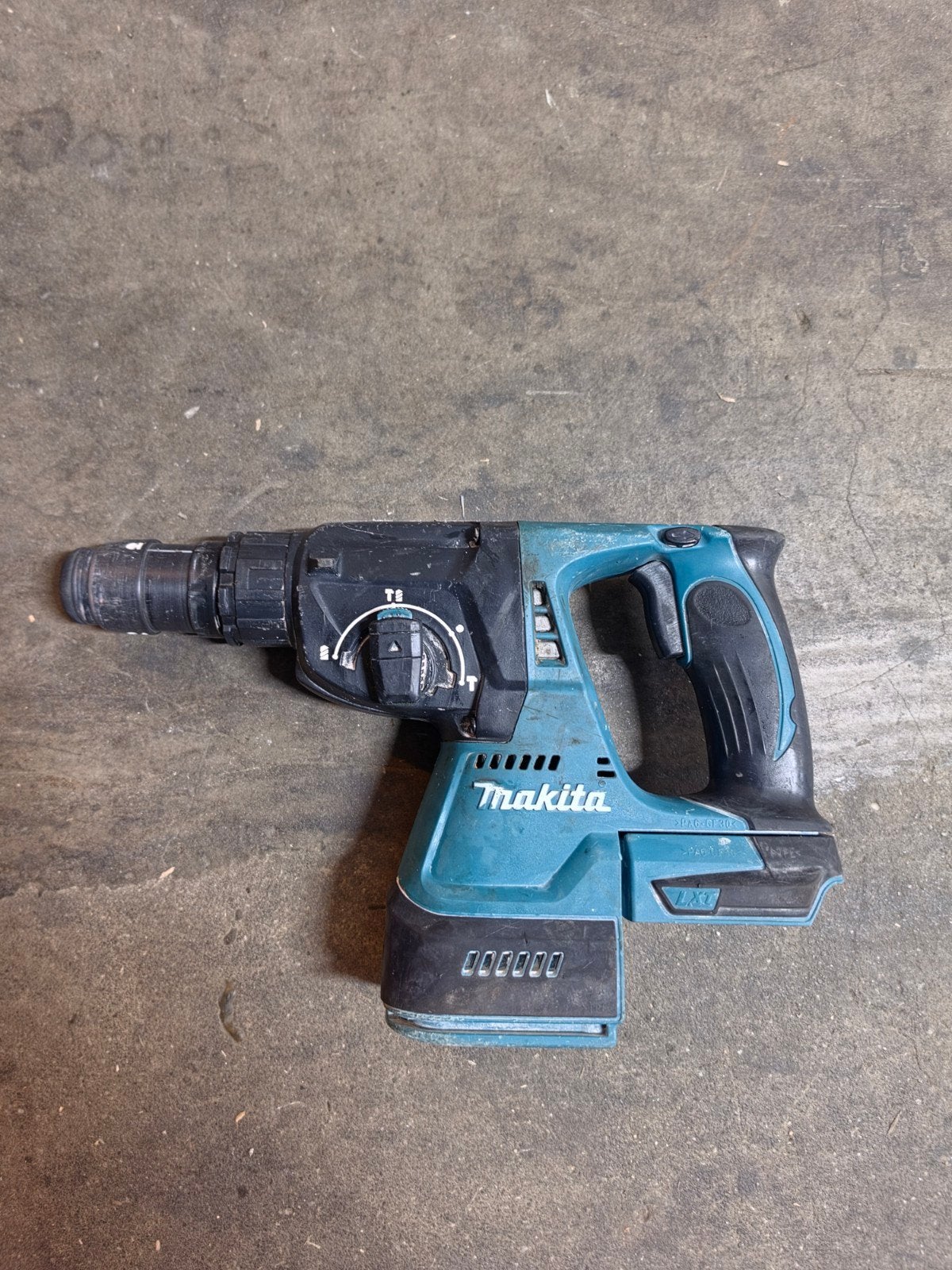 Makita DHR243 18v accu combihamer body, Doe-het-zelf en Verbouw, Ophalen of Verzenden, Gebruikt, Boor- en/of Breekhamer