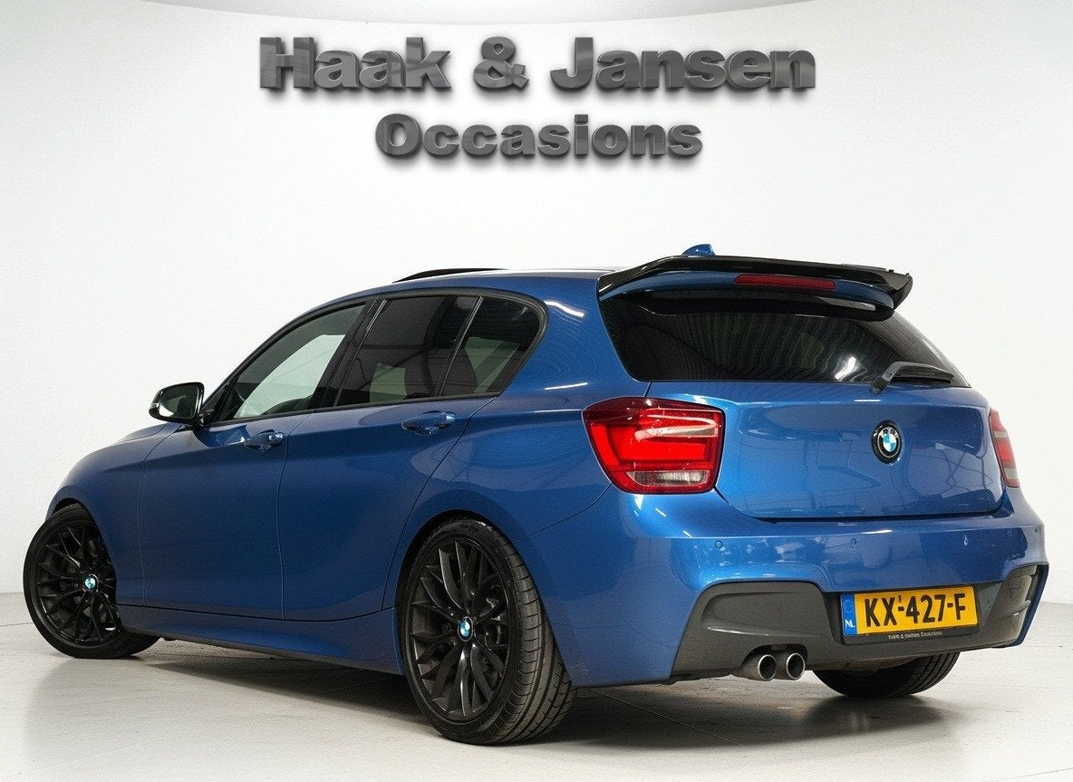 BMW 1-serie 125D M Sport 290PK Pano H&K Led Navi 19", Auto's, Euro 5, 4 cilinders, Blauw, Leder en Stof