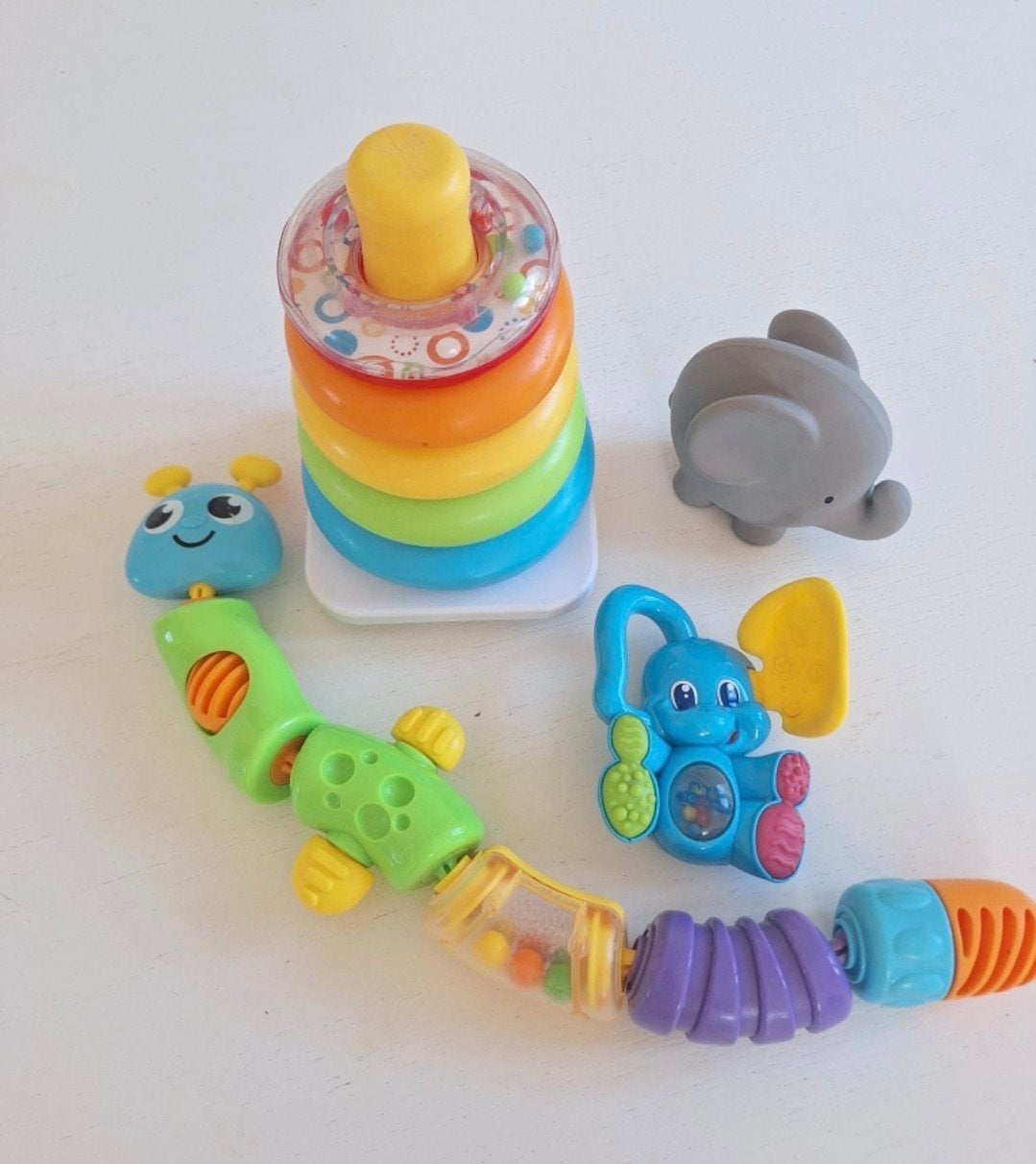Baby speelgoed set: stapelringen, rammelaar, olifant, Kinderen en Baby's, Speelgoed | Babyspeelgoed, Ophalen, Gebruikt, Overige typen