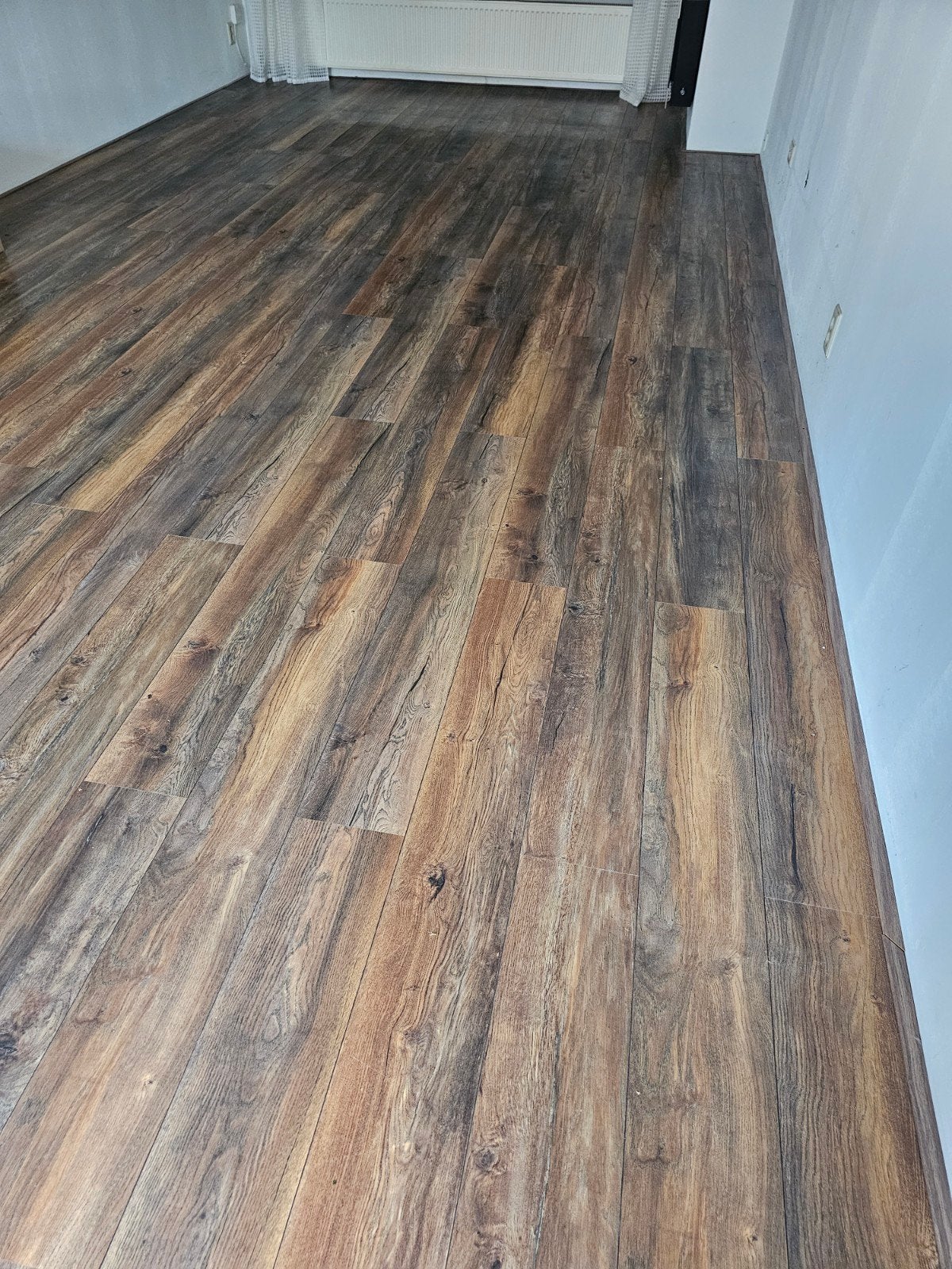 Donkerbruin laminaat - 40-45m gratis, Huis en Inrichting, Ophalen, Gebruikt, Bruin, 25 tot 50 m²