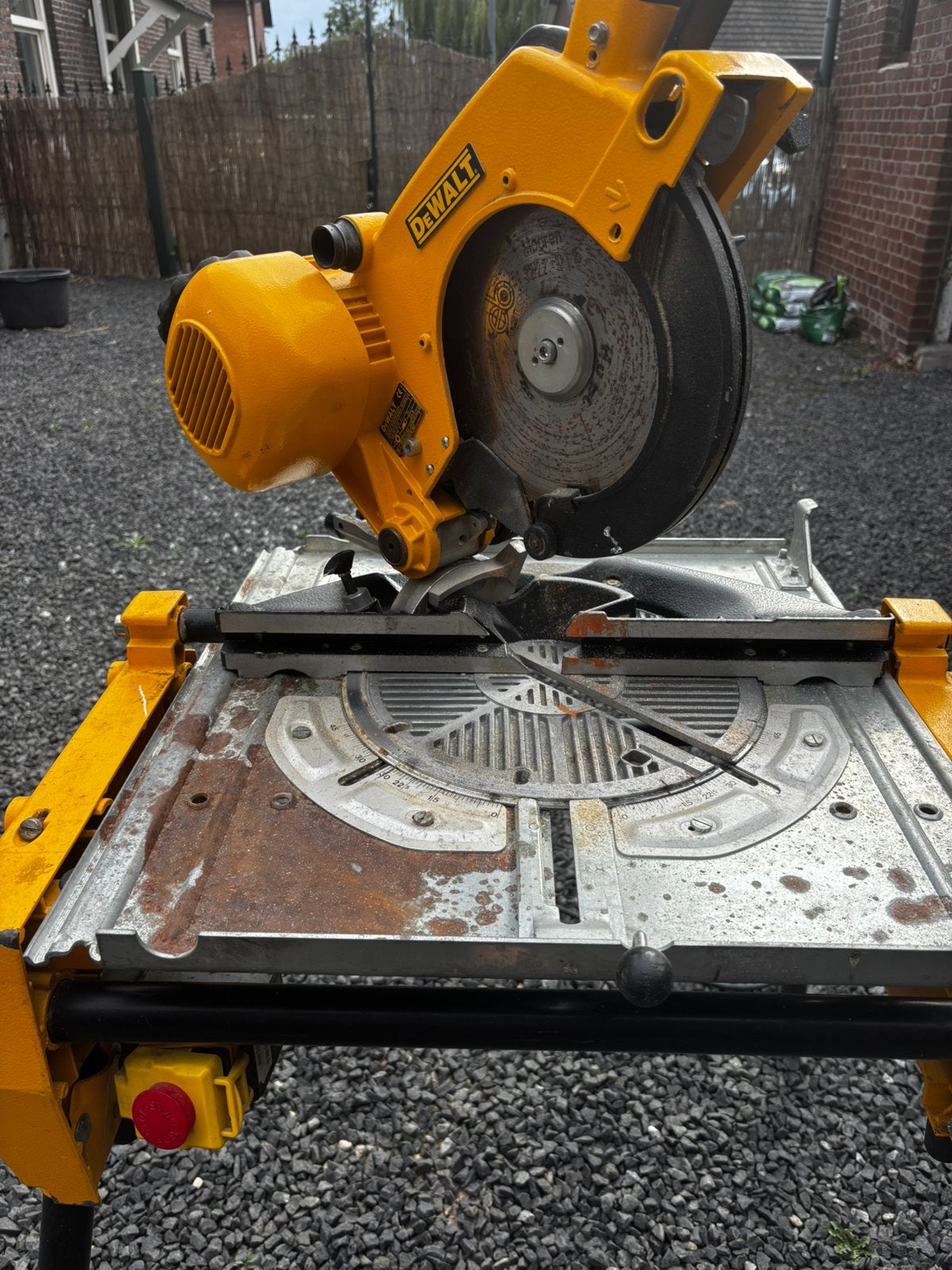 DeWalt DW 743 combinatiezaagn incl. verstekgeleider, Doe-het-zelf en Verbouw, Gereedschap | Zaagmachines, Ophalen, Gebruikt, 70 mm of meer