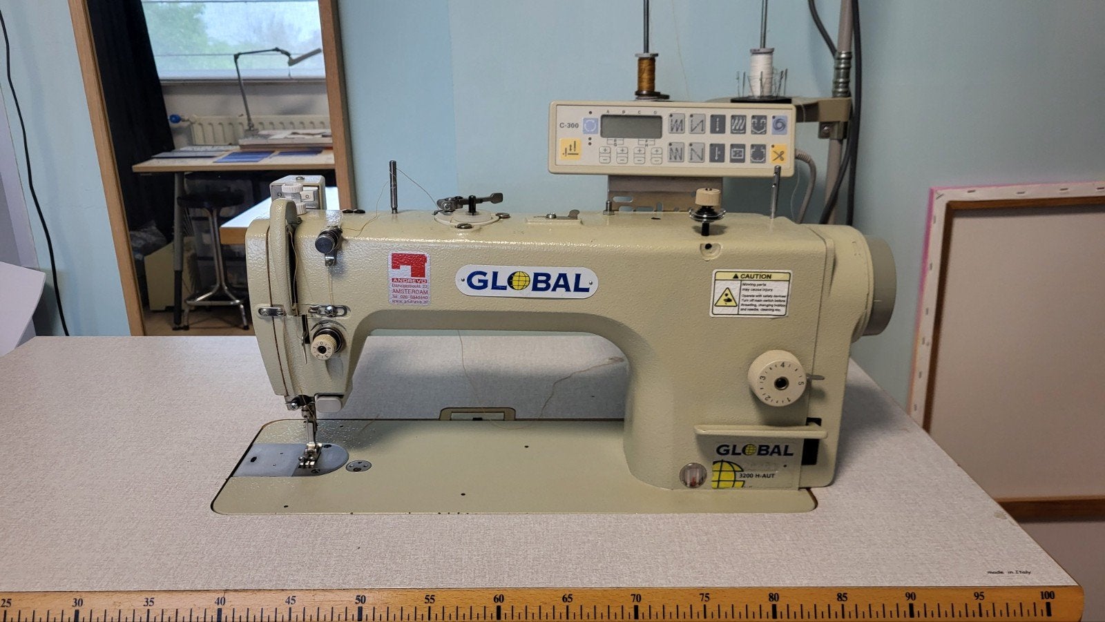Global 3200H-aut naaimachine met C300 bedieningspaneel, Hobby en Vrije tijd, Naaimachines en Toebehoren, Ophalen