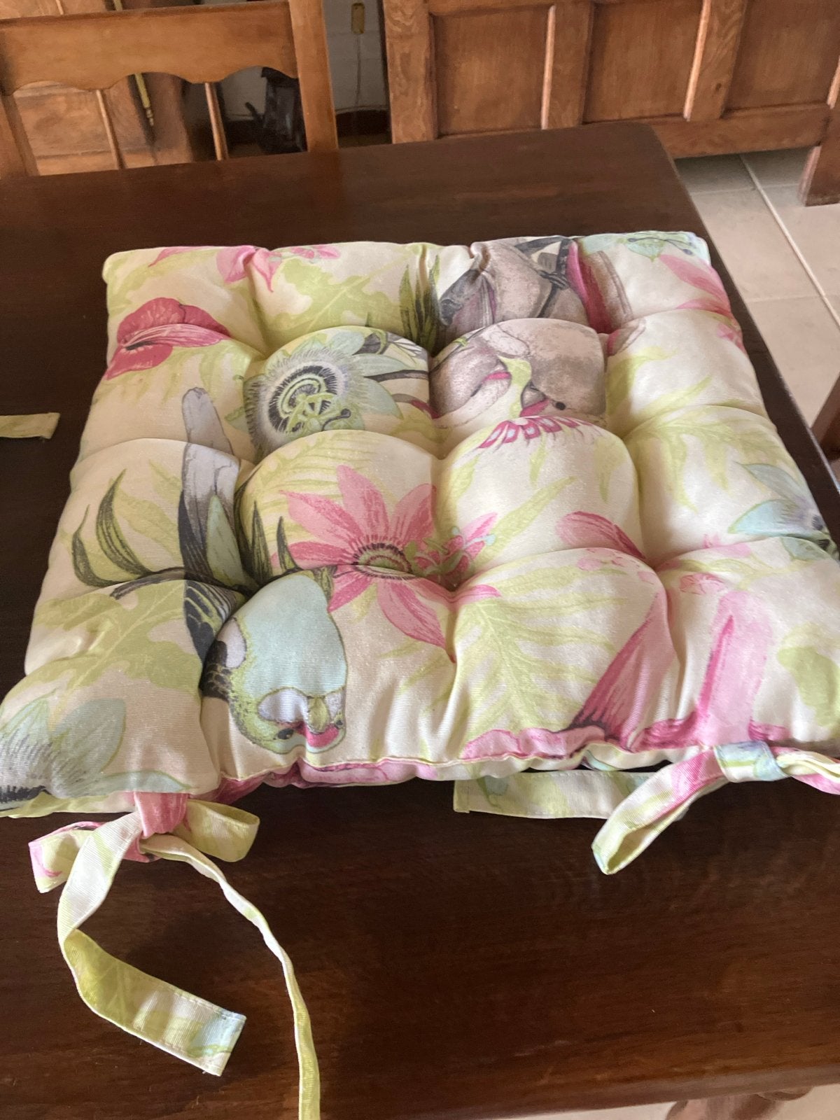 Set van 4 bloemenprint zitkussens, Huis en Inrichting, Woonaccessoires | Kussens, Zo goed als nieuw, Overige kleuren, Vierkant