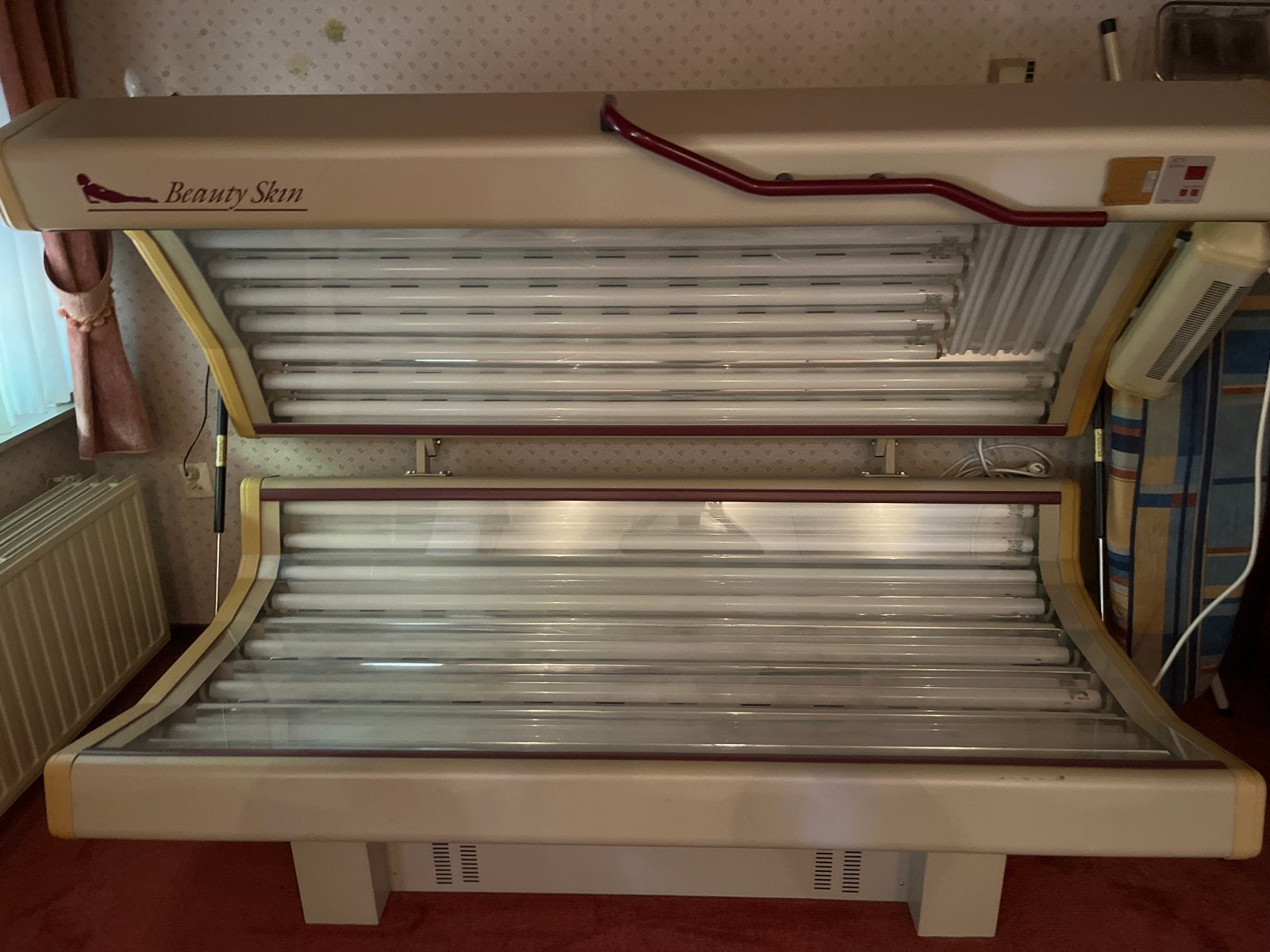 Beauty Skin Zonnebank Dubbelzijdig - Perfect voor Thuis, Ophalen, Gebruikt, Zonnebank dubbelzijdig, 15 lampen of meer