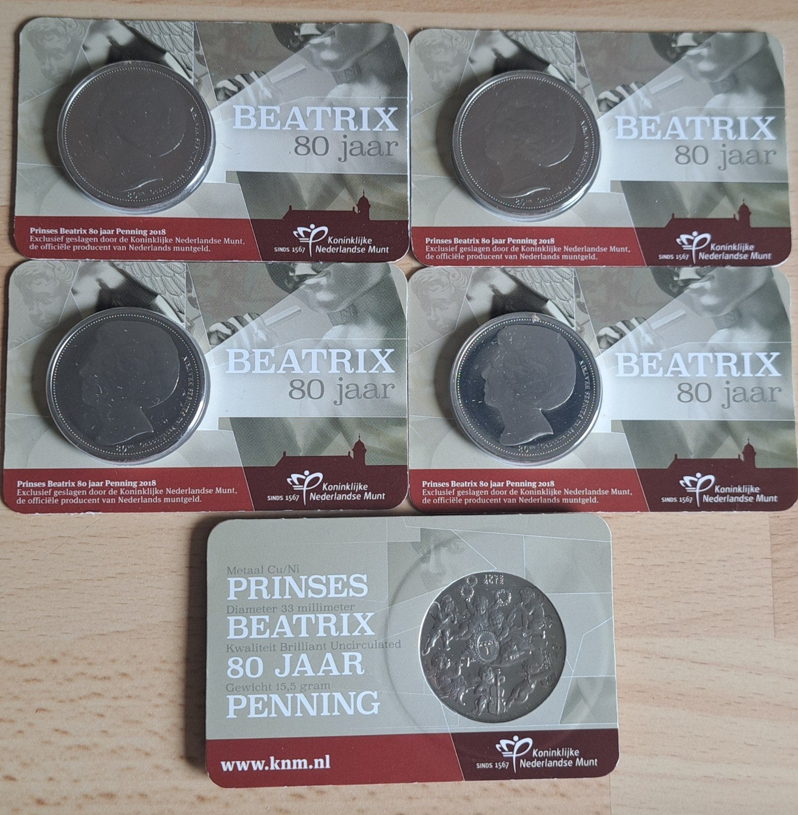 5 of 10 X Beatrix 80 jaar, Postzegels en Munten, Penningen en Medailles, Ophalen of Verzenden, Overige materialen
