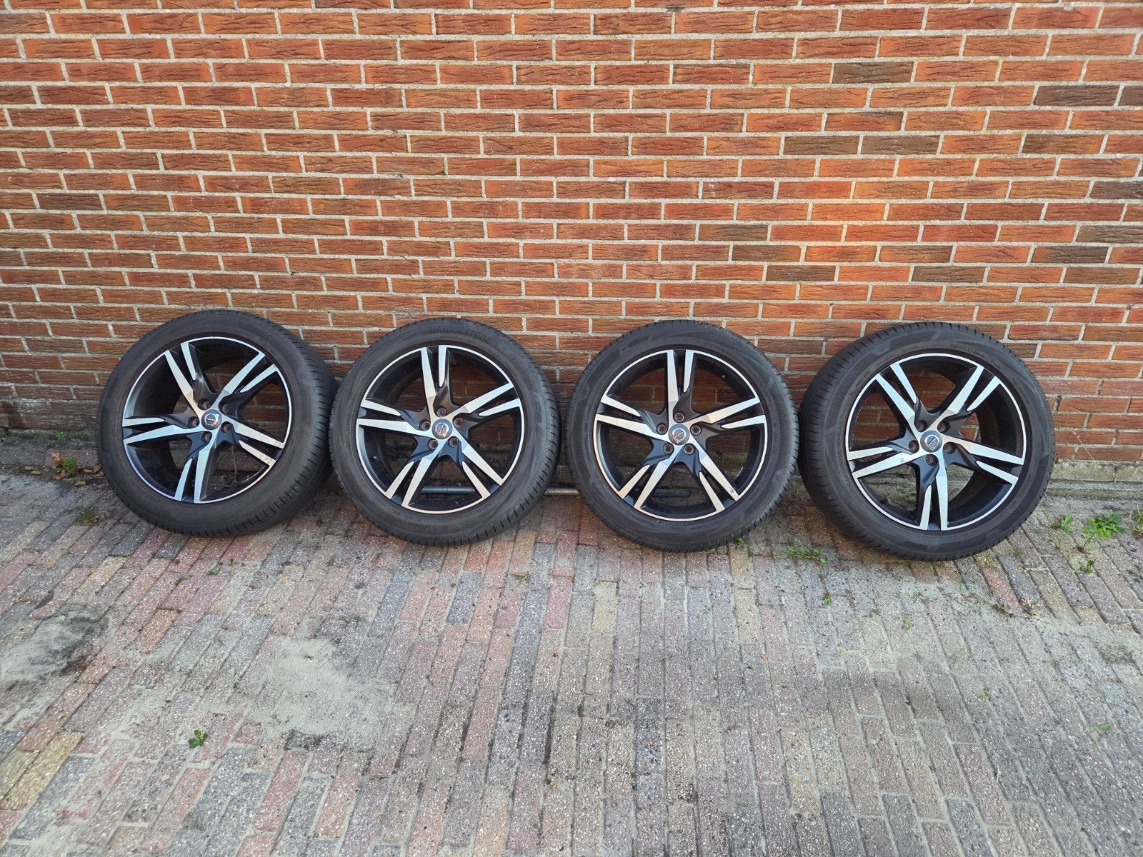 Volvo 19 inch r disign velgen Bridgestone Turanza banden, Gebruikt, Banden en Velgen, 235 mm, Personenwagen