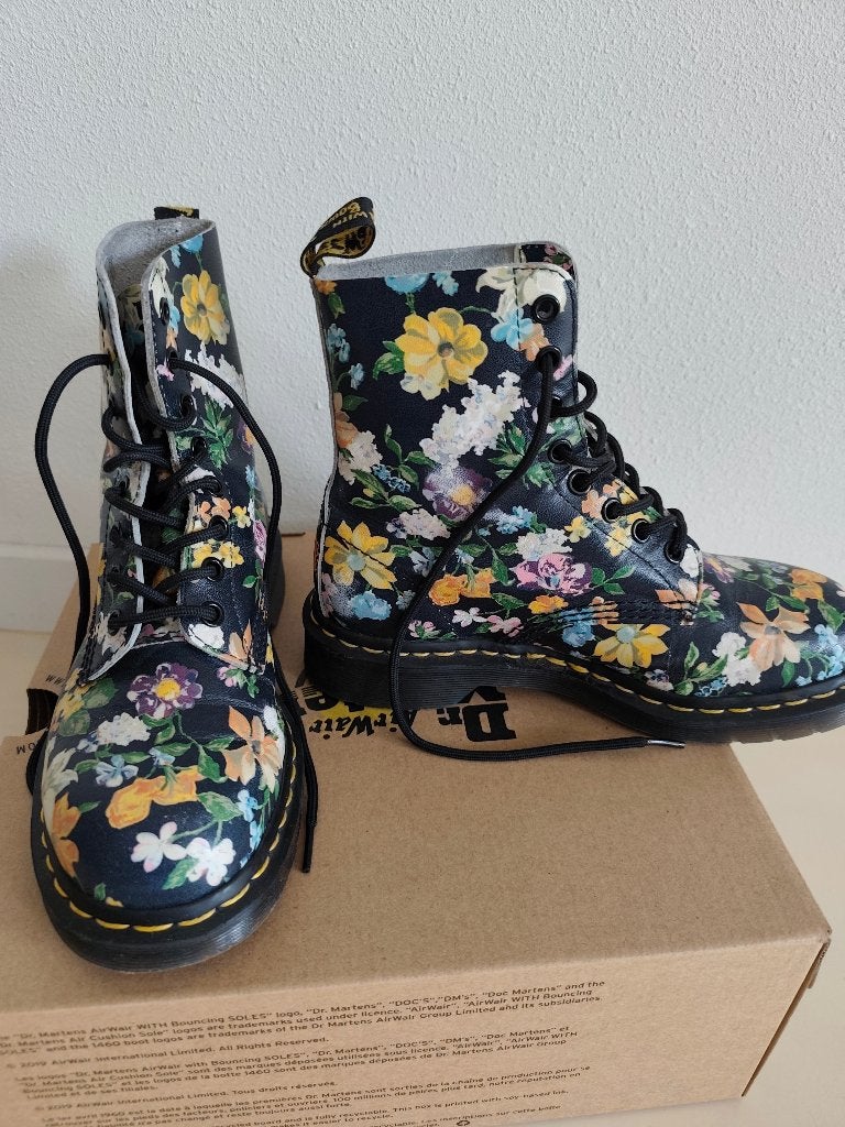 Dr Martens Pascal leren laarzen met bloemen/ Maat 37, Ophalen, Zwart, Lage of Enkellaarzen, Dr. Martens