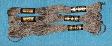 3 strengetjes DMC borduurzijde splijtgaren nr. 646 NIEUW, Ophalen of Verzenden, Nieuw, Handborduren, Borduurgaren of Zijde
