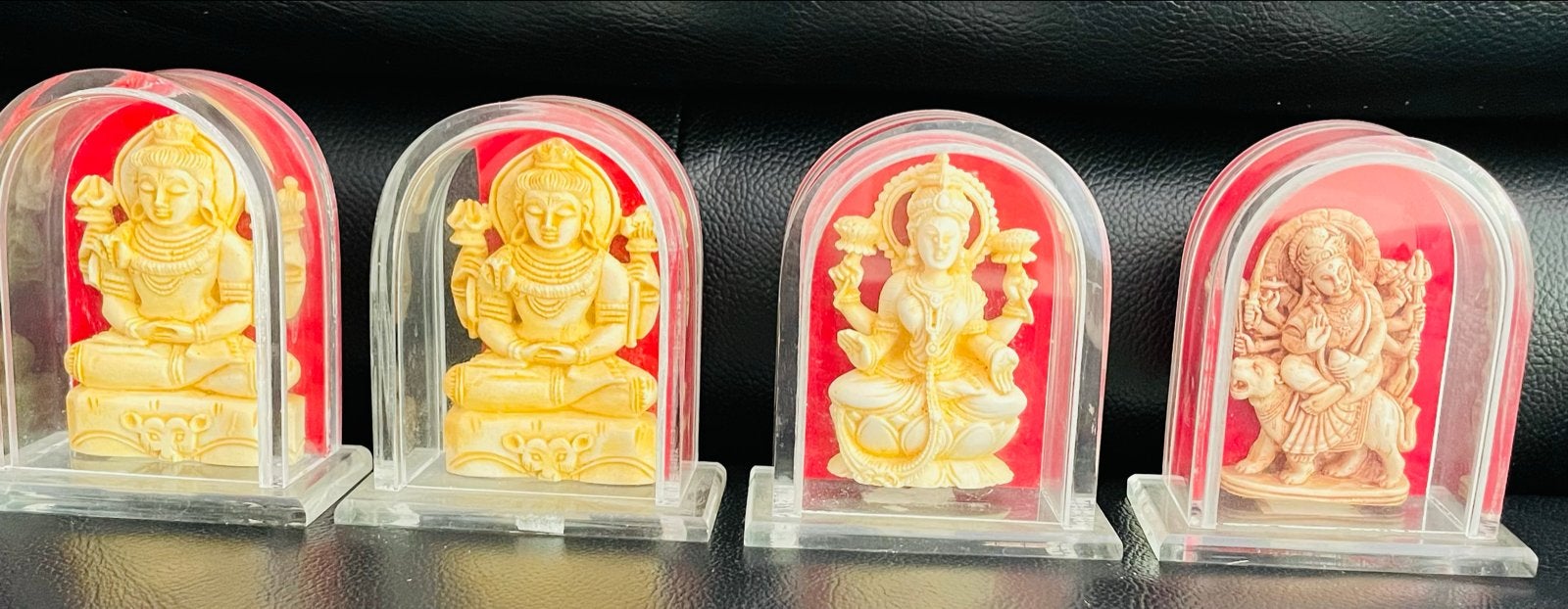 Set van 4 Goden Beeldjes in Vitrine, Ophalen of Verzenden