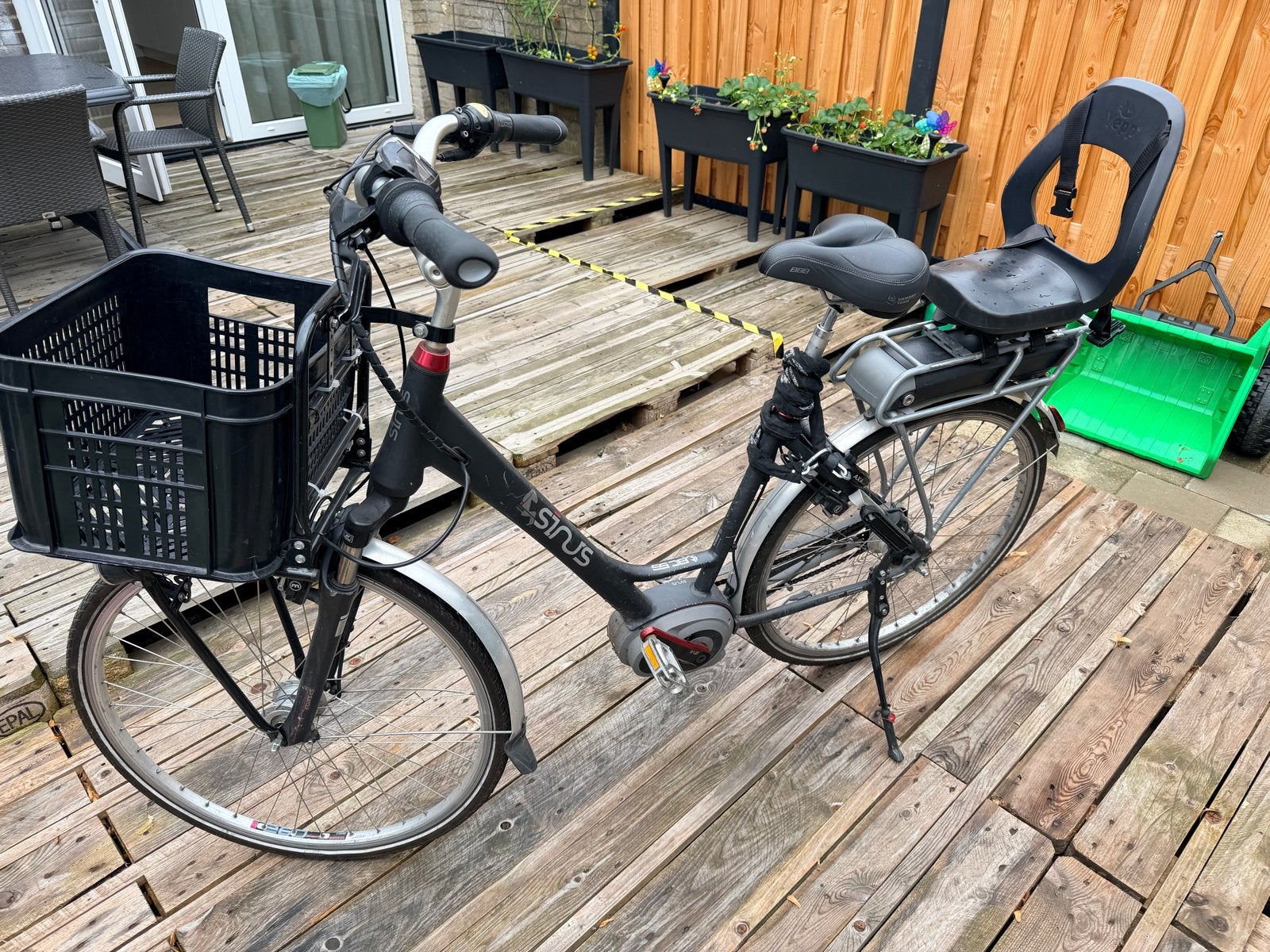Sinus elektrische fiets met kinderzitje en mand, Minder dan 30 km per accu, Gebruikt, 51 tot 55 cm, Ophalen