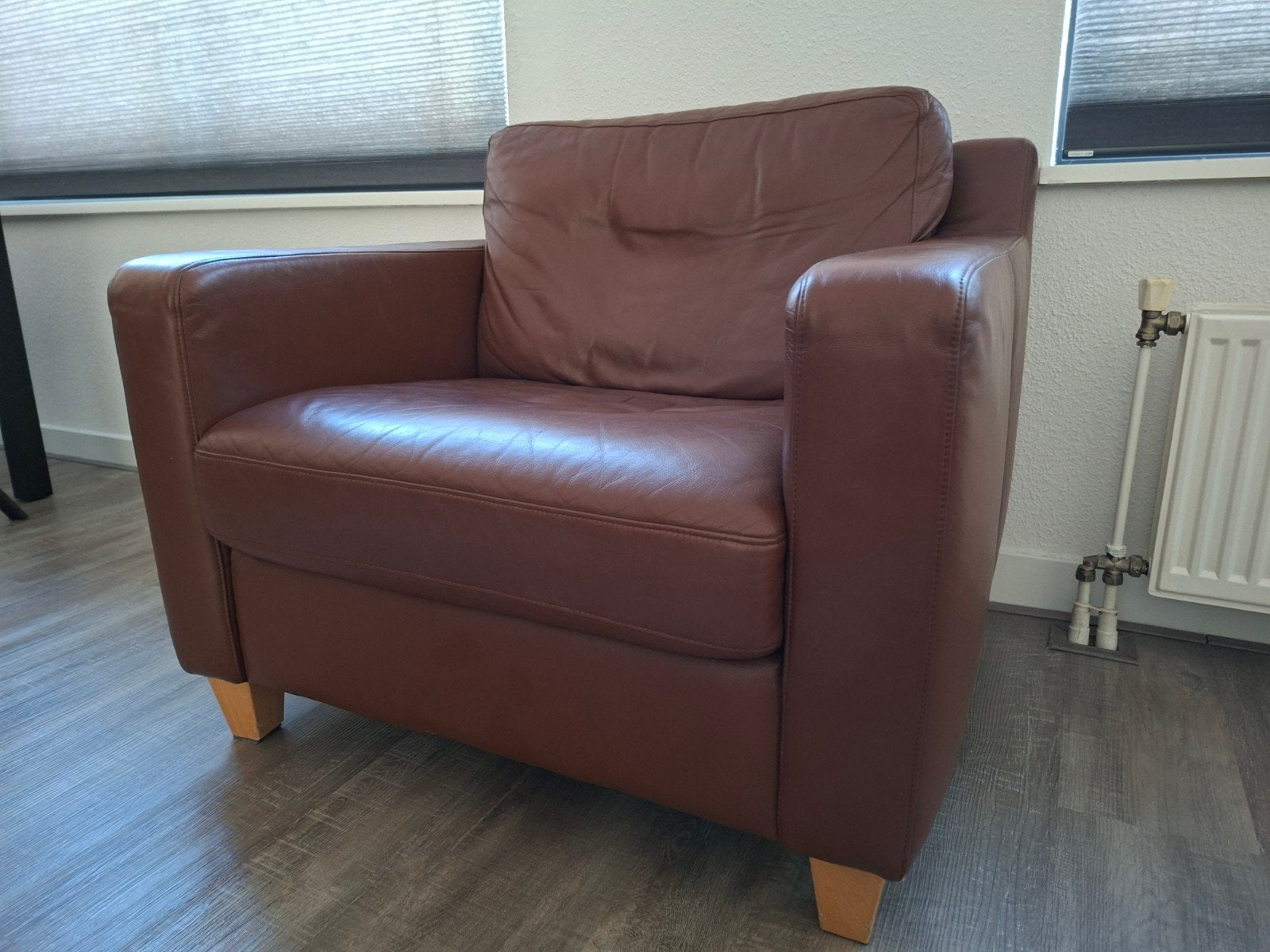 Gratis: buine leren fauteuil, Huis en Inrichting, Fauteuils, Ophalen, Modern, Comfortabel, Gebruikt, 75 tot 100 cm