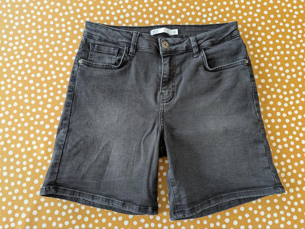 Korte spijkerbroek / jeans Didi (maat 36, zwart), Kleding | Dames, Spijkerbroeken en Jeans, Zwart, Nieuw, Didi, Ophalen of Verzenden