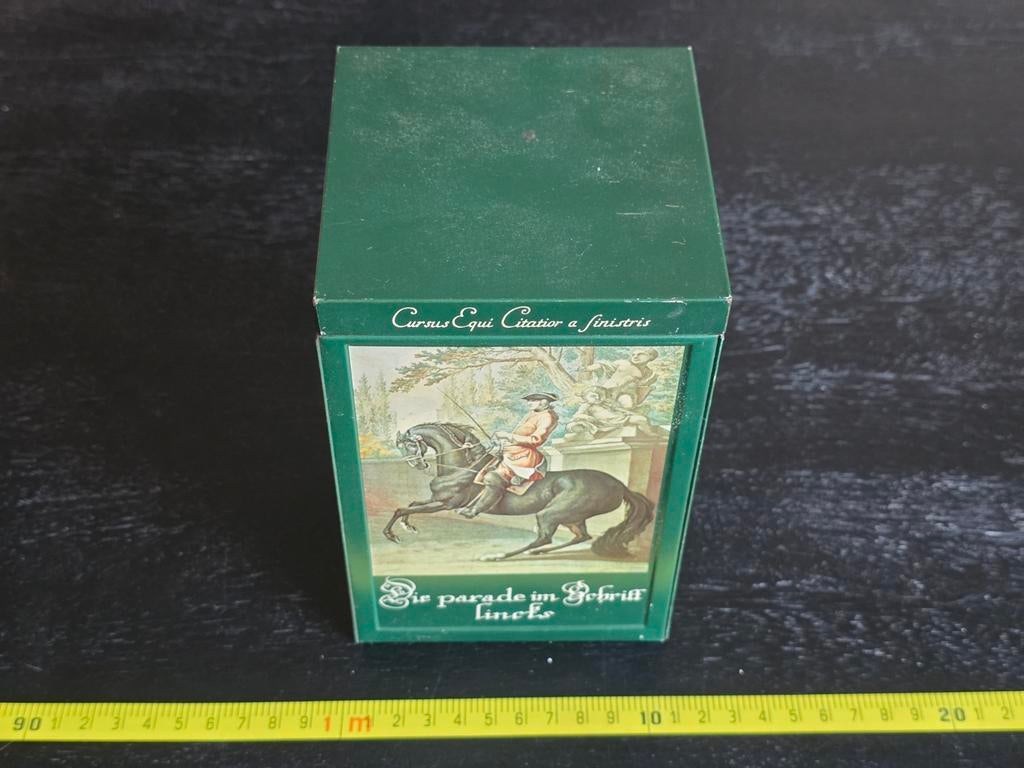 Vintage blik met ruiters / paardensport - decoratief, Ophalen of Verzenden