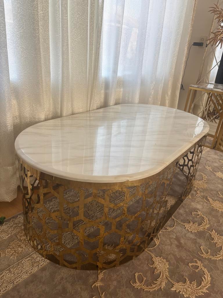 Ovale salontafel met goudkleurig onderstel, Huis en Inrichting, Tafels | Salontafels, 100 tot 150 cm, Zo goed als nieuw, Metaal