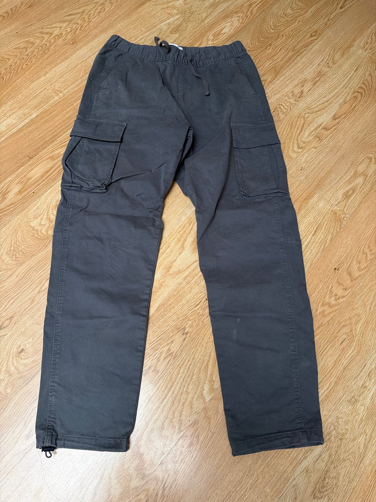 Donkergrijze cargo broek - comfortabel en stijlvol, Ophalen of Verzenden, Gedragen, Maat 52/54 (L), Grijs