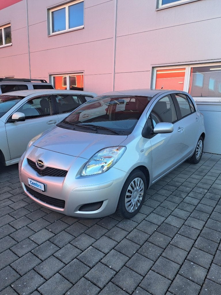 Toyota Yaris 1.3 16V Vvt-i 5DR MMT 2012 Zilver Nieuwe apk!, Auto's, Dealer onderhouden, Stof, 40 €/maand, 4 cilinders