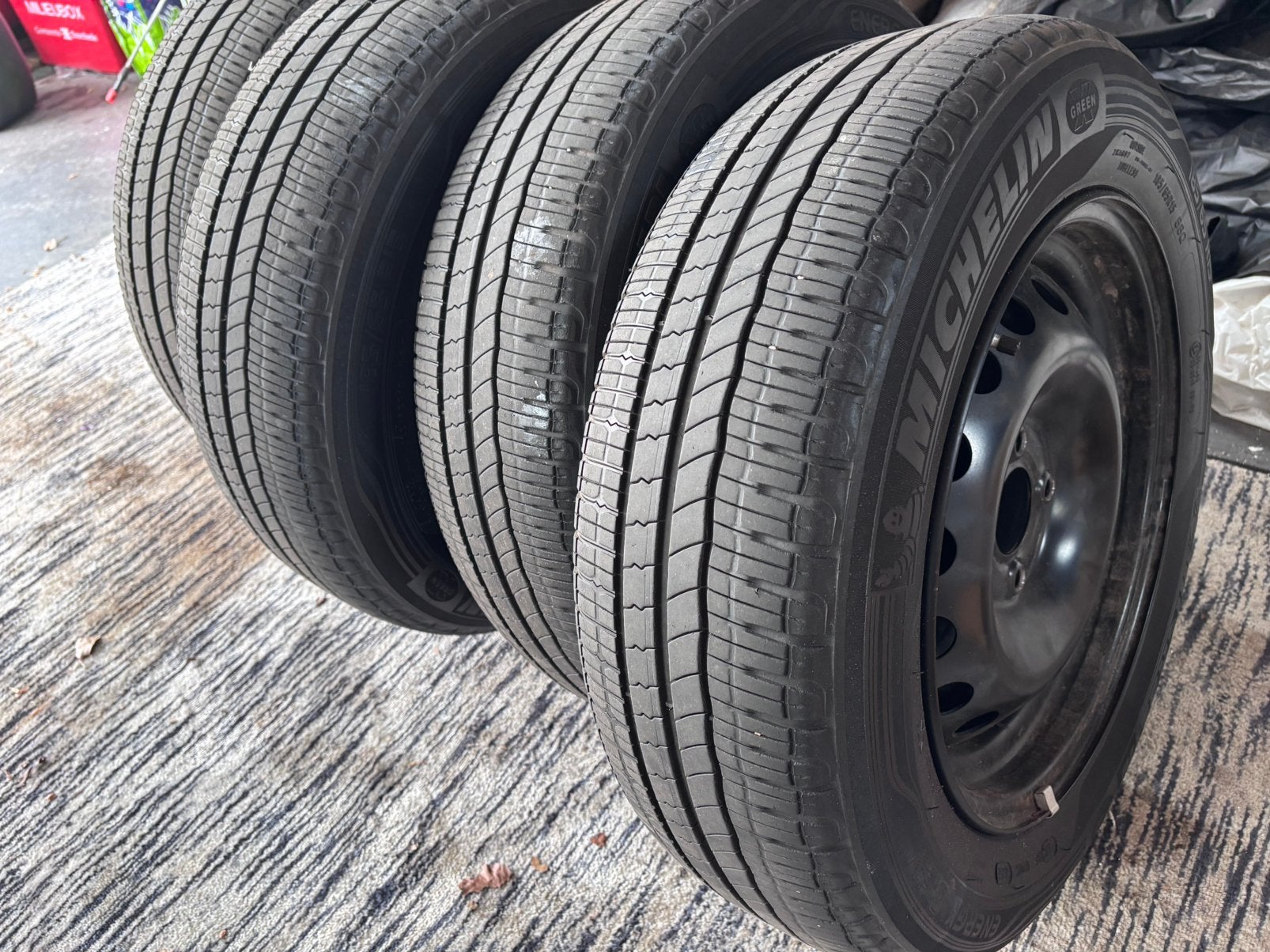 Zomerbanden 195 65r15 op stalen velg Renault incl wieldoppen, Ophalen, Gebruikt