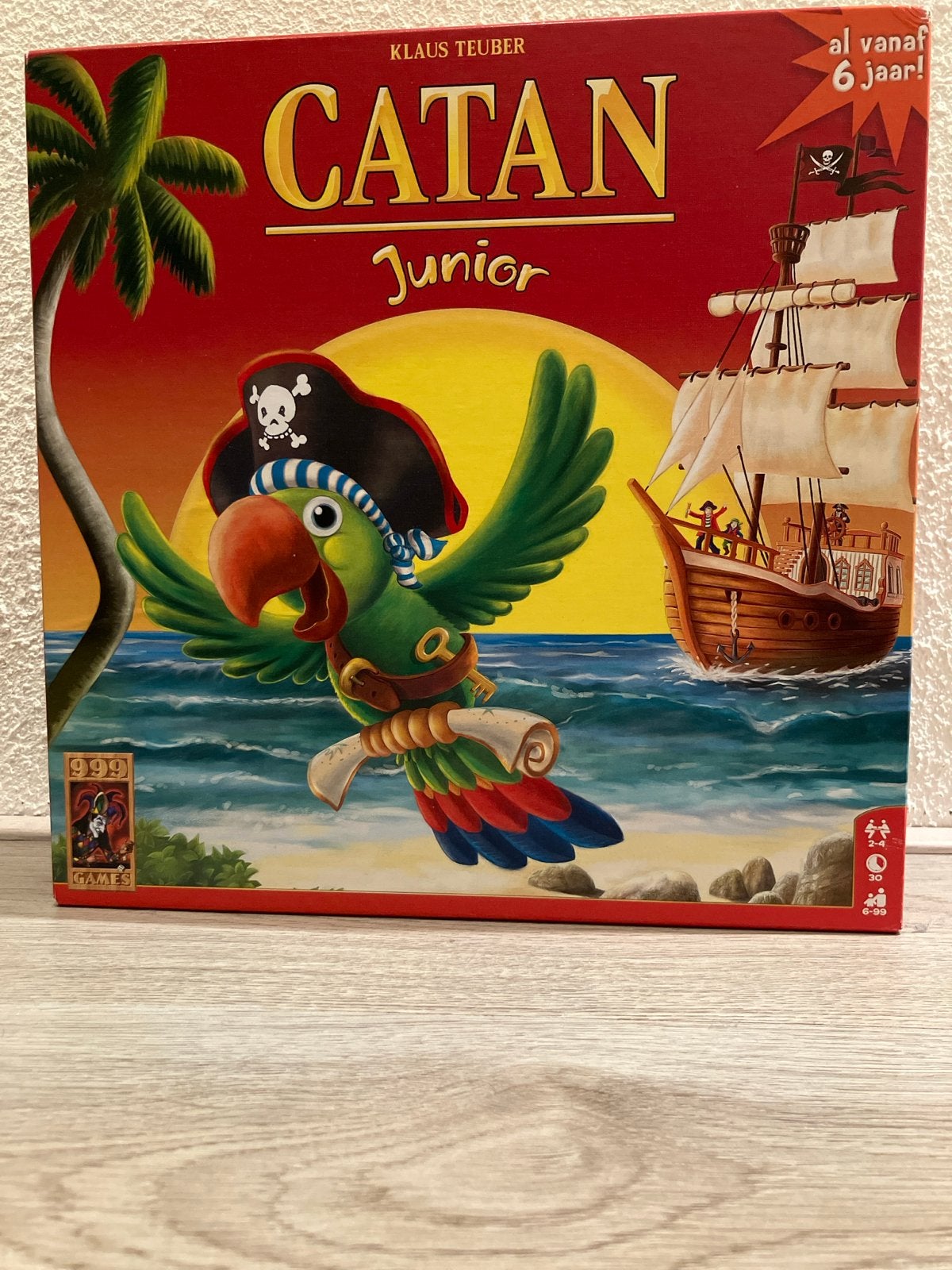 Catan Junior - Het populaire bordspel voor jonge piraten, Drie of vier spelers, Ophalen of Verzenden, Zo goed als nieuw