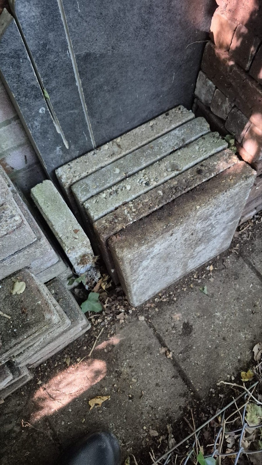 Diverse tegels en borderstenen Gratis, Ophalen, Gebruikt, Beton, Terrastegels