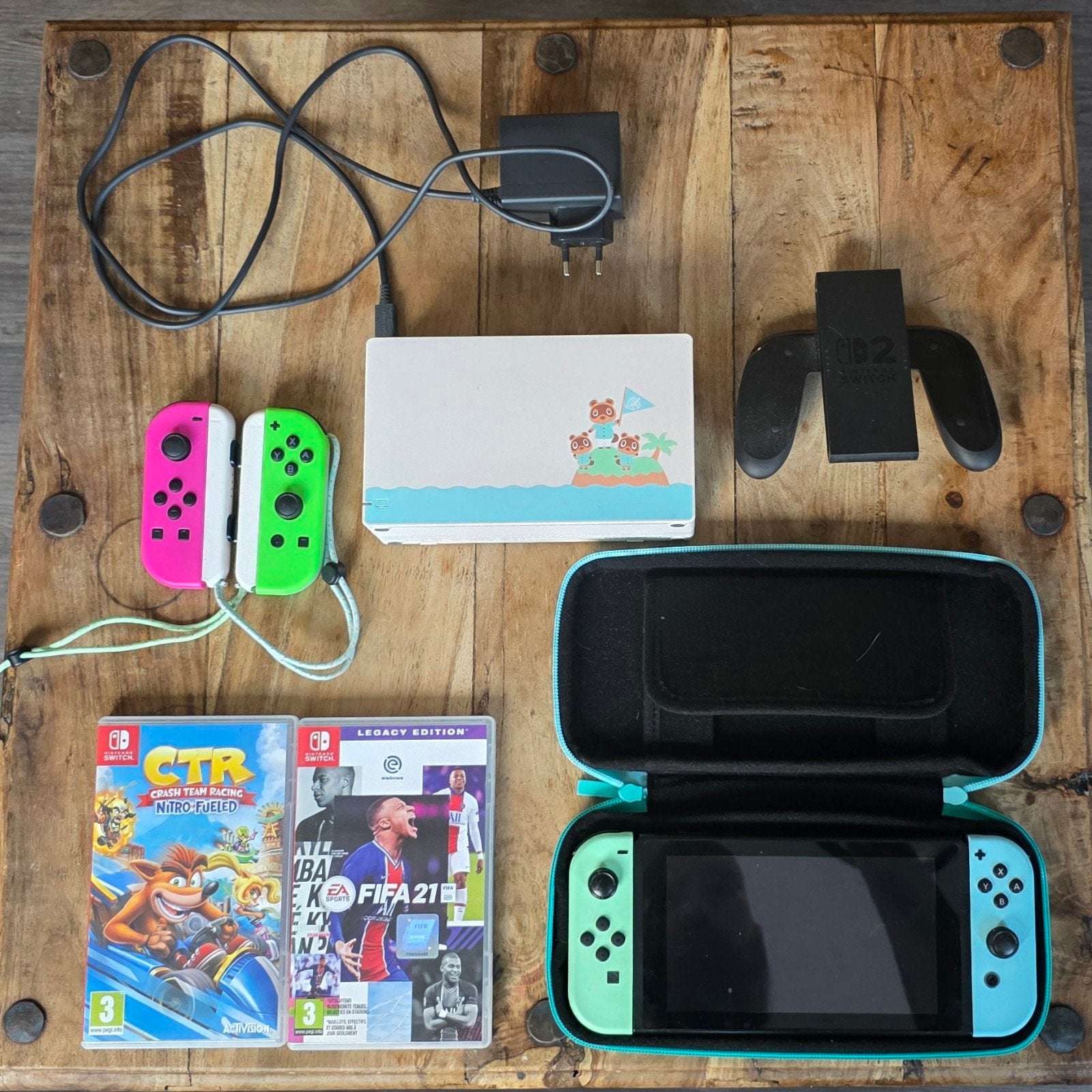 Nintendo Switch Animal Crossing Limited Edition + Games, Spelcomputers en Games, Met games, Ophalen of Verzenden, Zo goed als nieuw