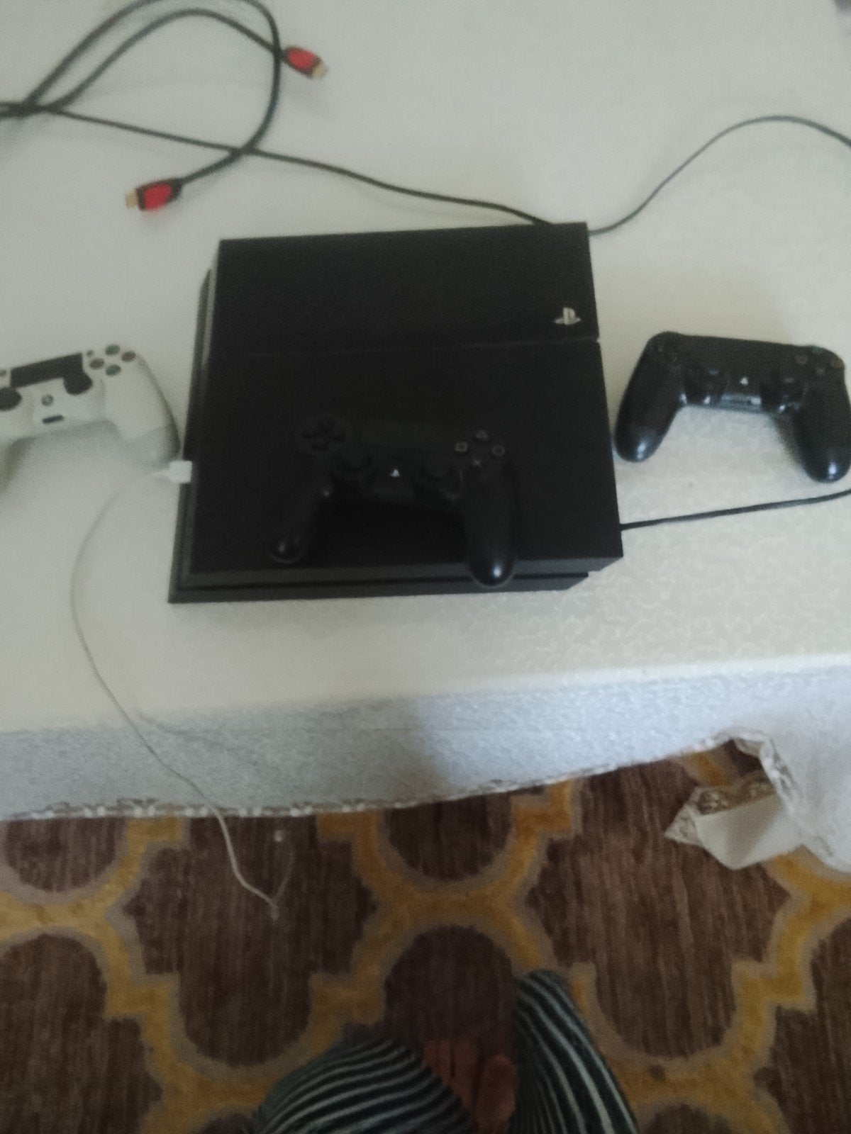 PlayStation 4 met 3 controllers en 10 games inclusief gta 5, Spelcomputers en Games, Spelcomputers | Sony PlayStation 4, Ophalen