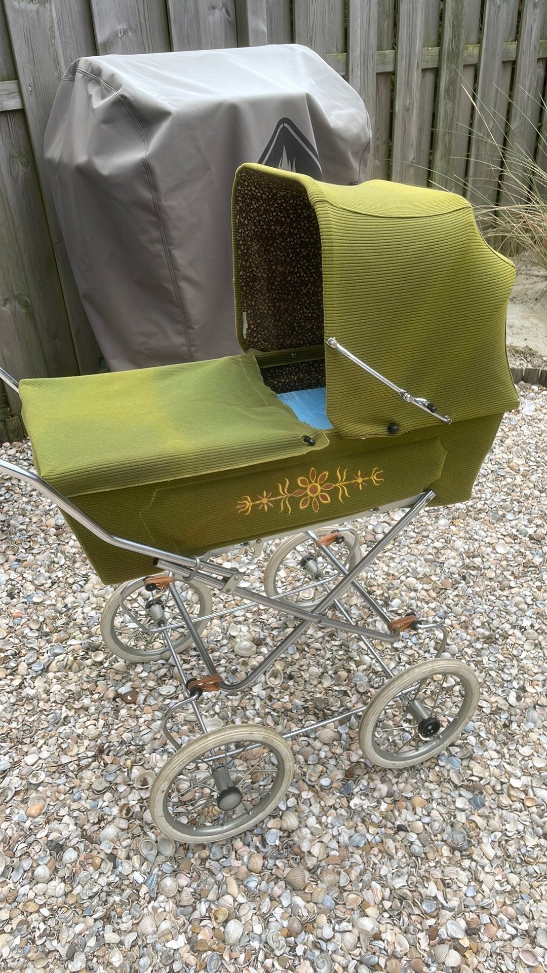 Vintage poppenwagen, Ophalen
