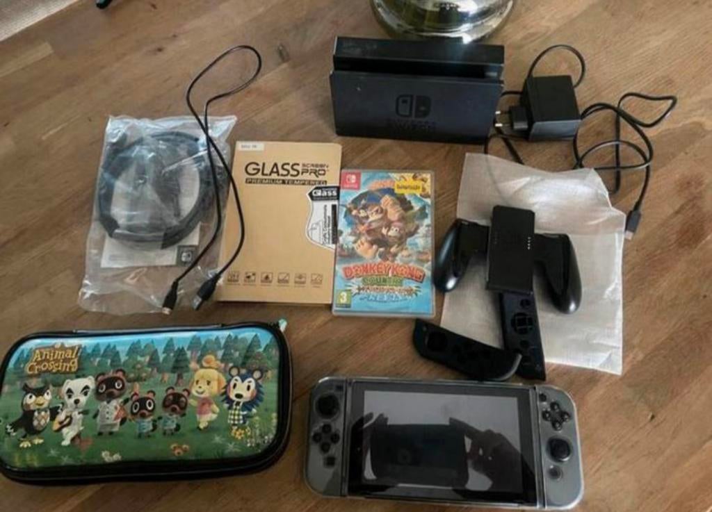 Nintendo switch en accessoires Met spel donkey kong, Ophalen, Met games, Zo goed als nieuw, Switch Original